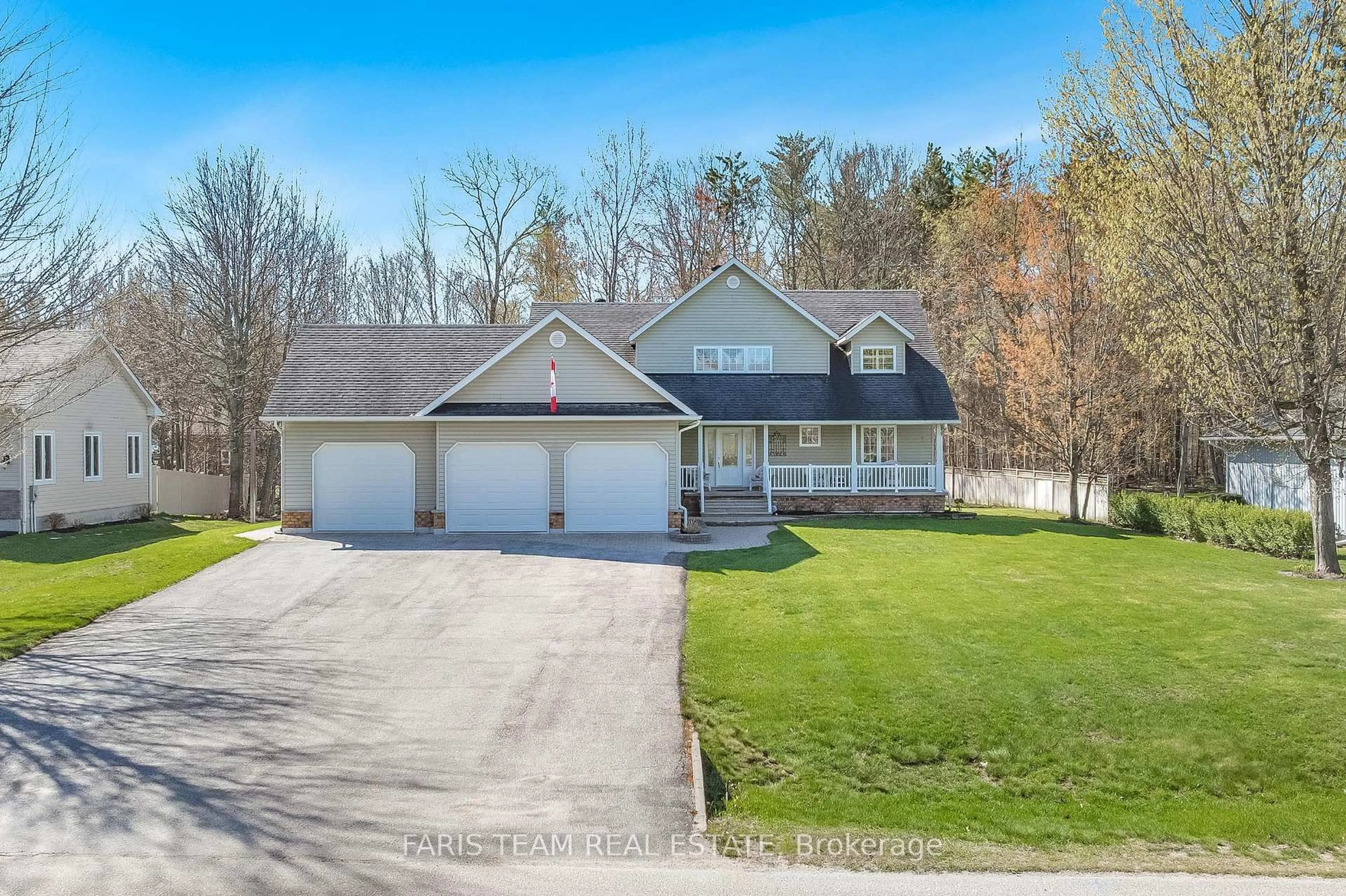 A pic from outside/outdoor area/front of a property/back of a property/a pic from drone, street for 91 Maryjane Rd, Tiny Ontario L0L 2T0