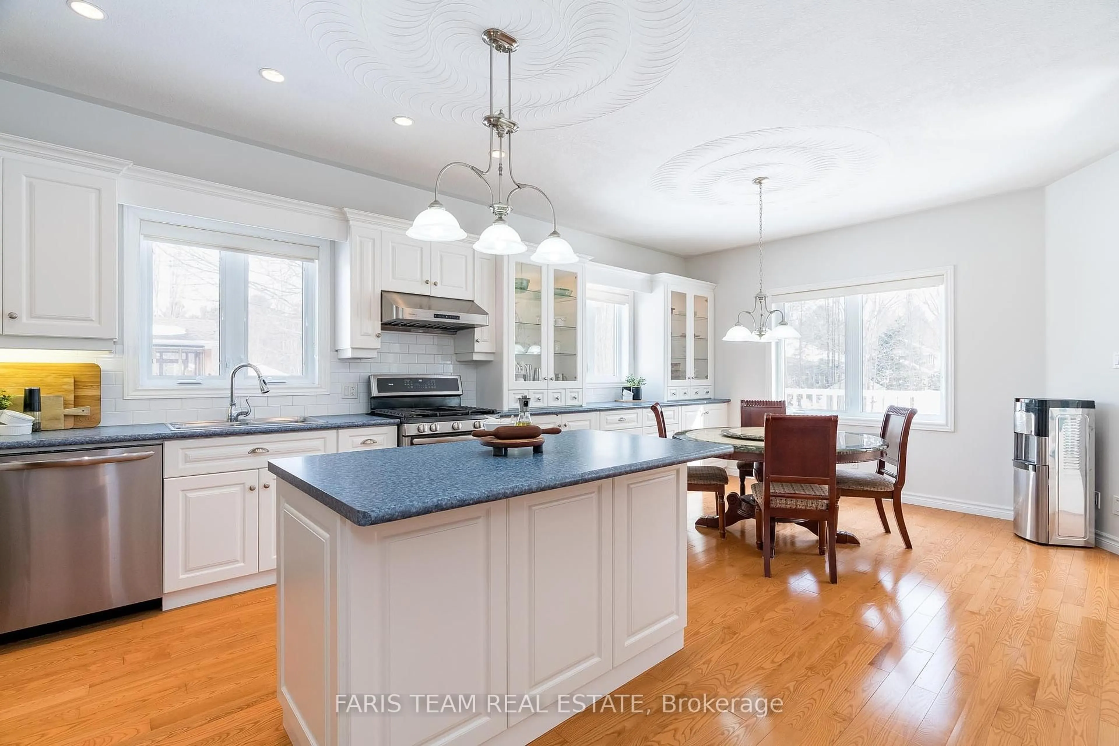 Open concept kitchen, unknown for 91 Maryjane Rd, Tiny Ontario L0L 2T0