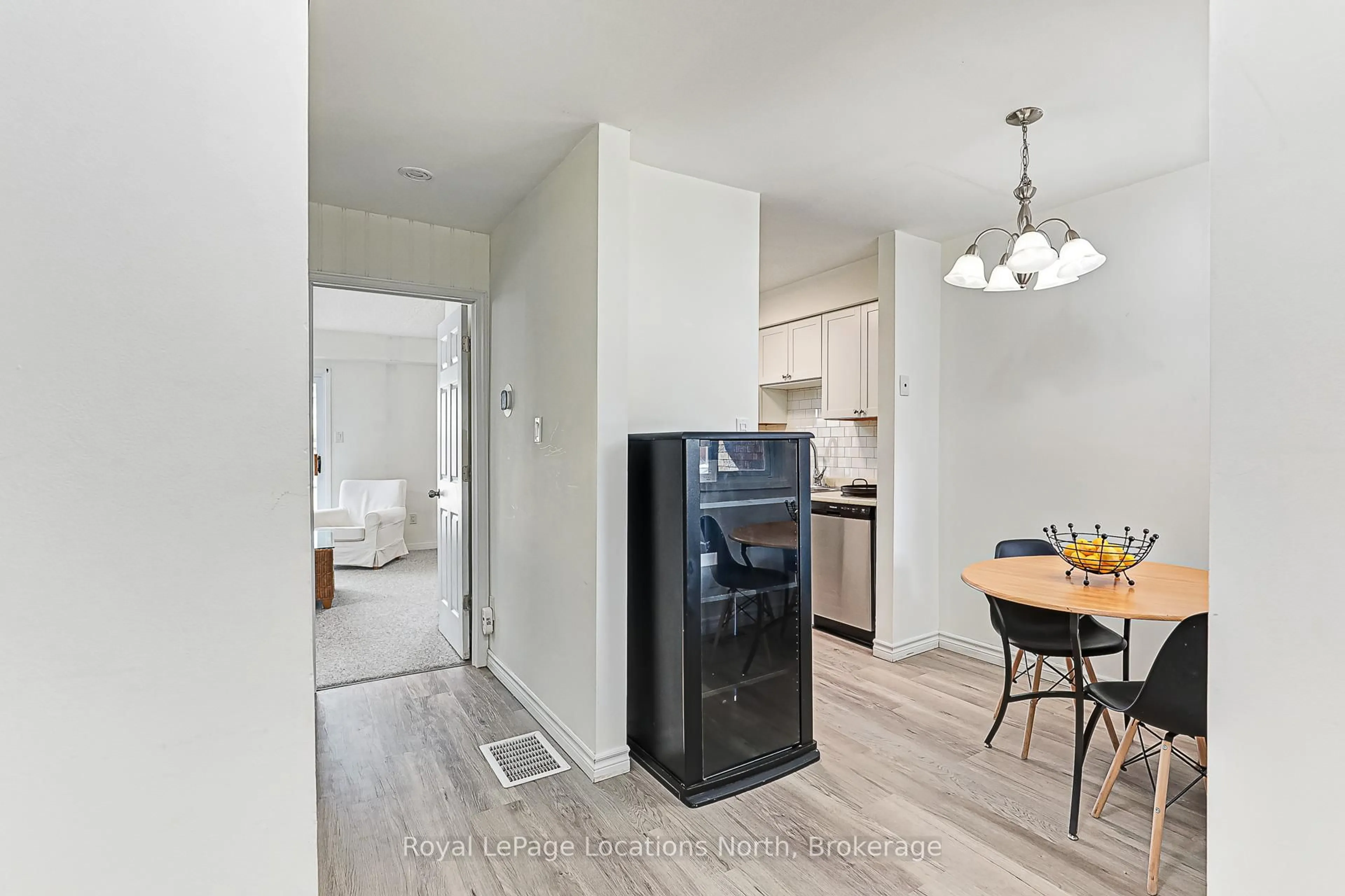 Unknown for 581 Tenth St, Collingwood Ontario L9Y 4K6