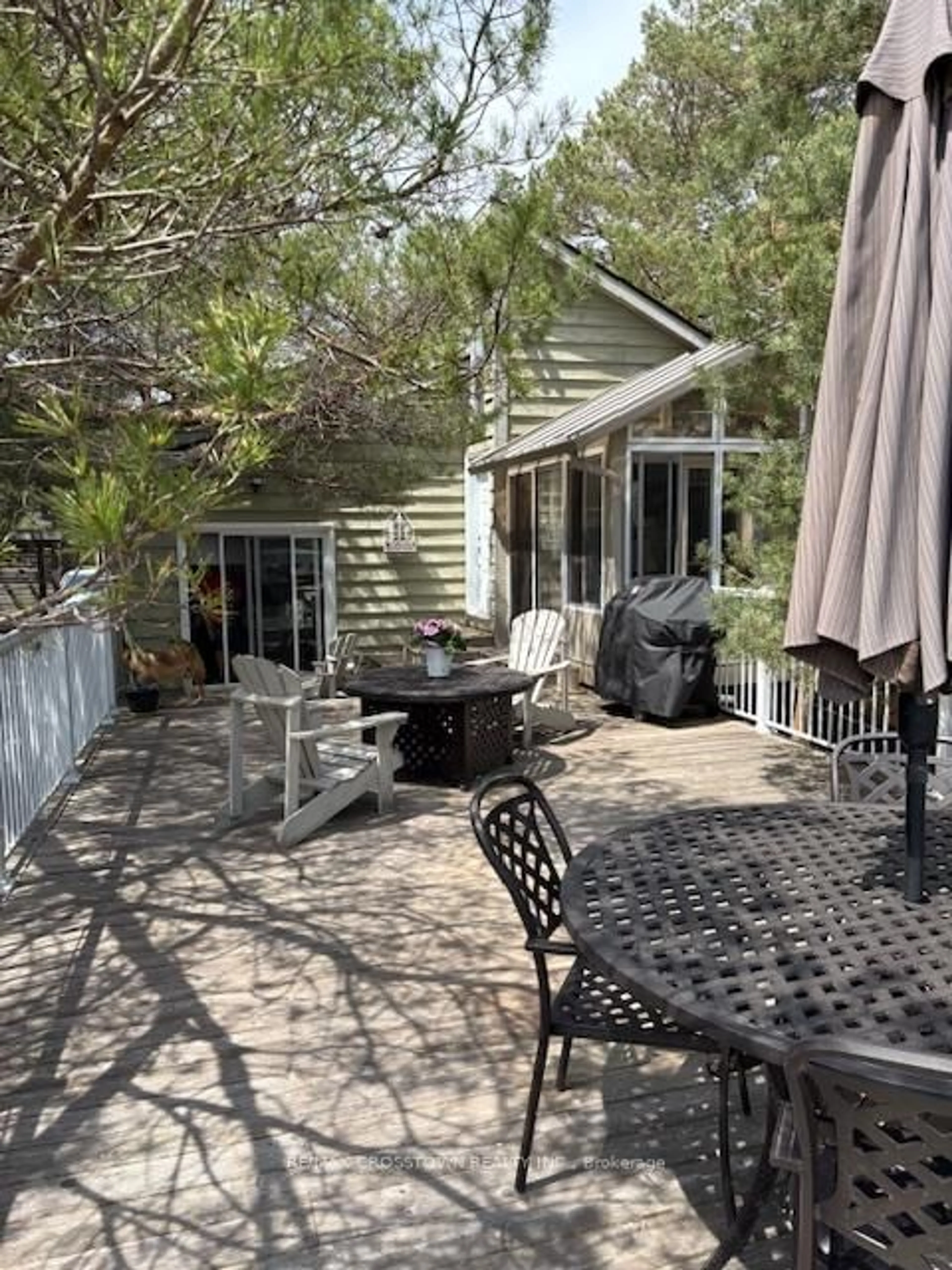 Patio, street for 799 Mosley St, Wasaga Beach Ontario L9Z 2H5