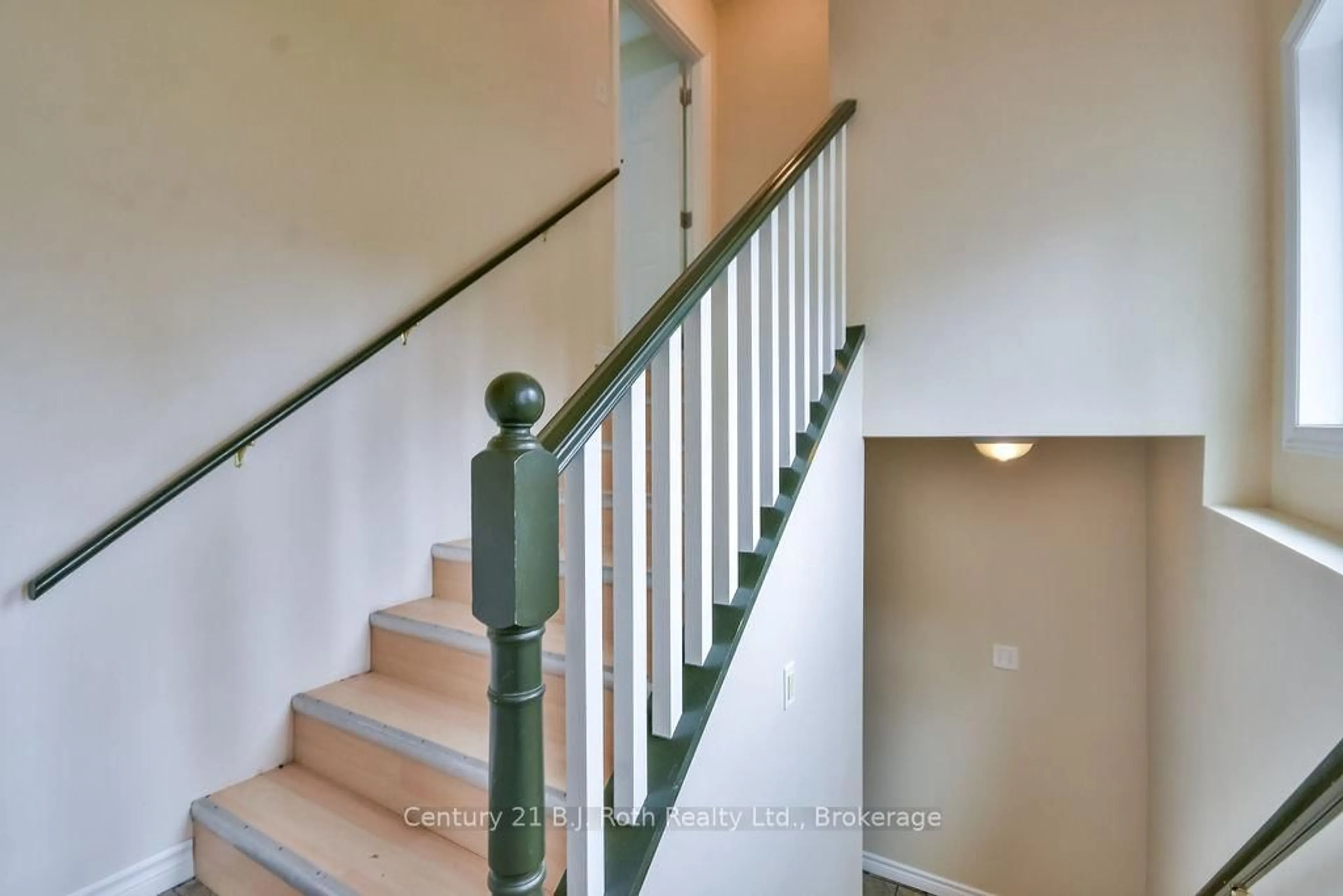 Stairs for 3416 Highview Ave, Severn Ontario L0K 1G0