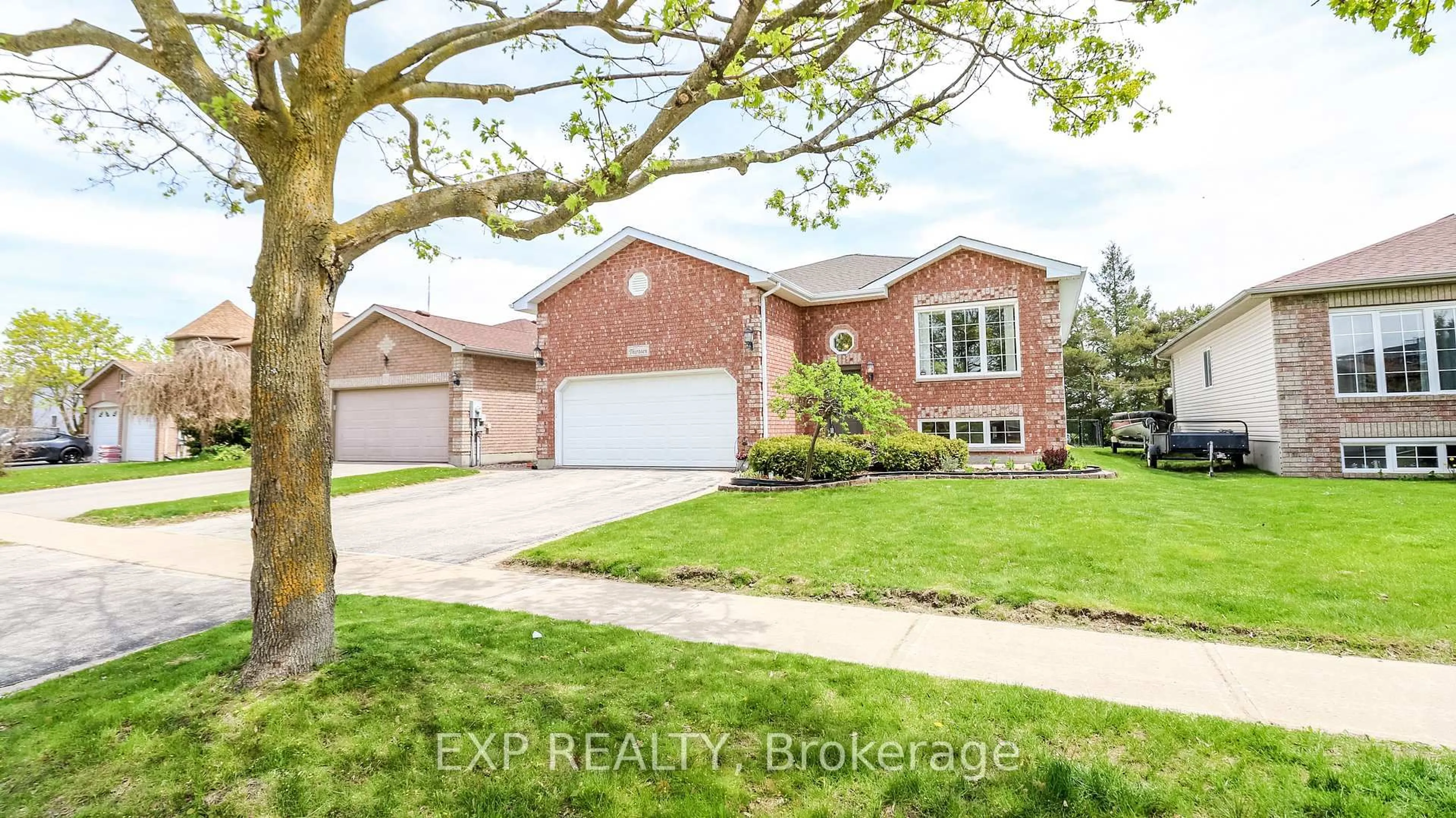 Home with brick exterior material, street for 13 O'Shaughnessy Cres, Barrie Ontario L4N 7M1