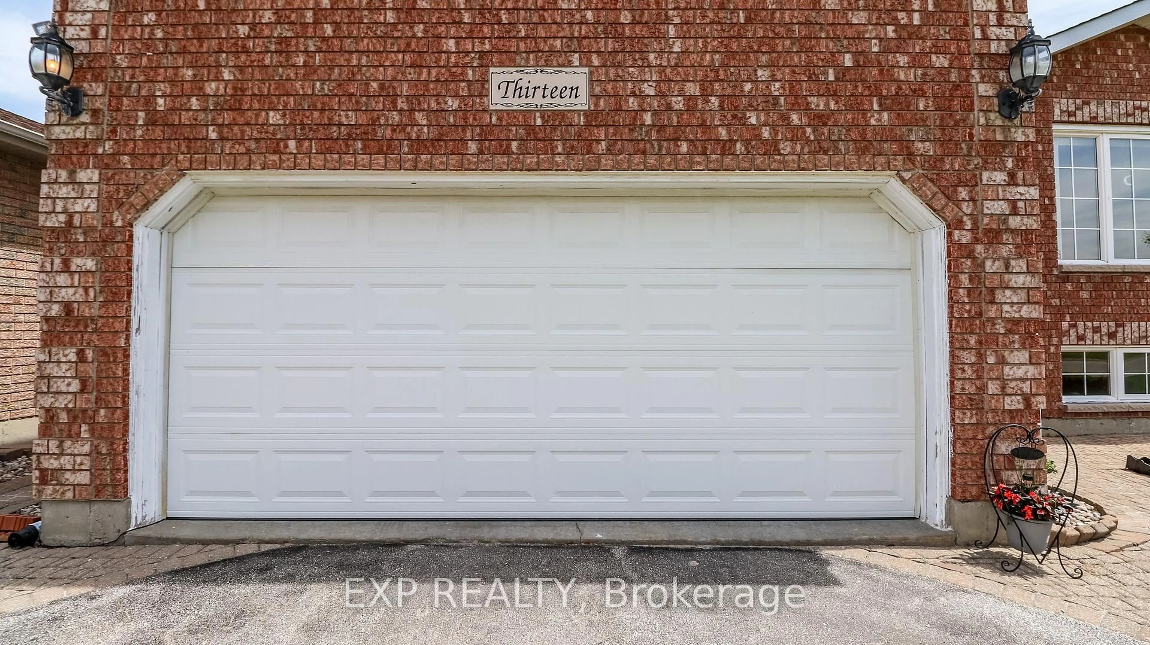 Indoor garage for 13 O'Shaughnessy Cres, Barrie Ontario L4N 7M1