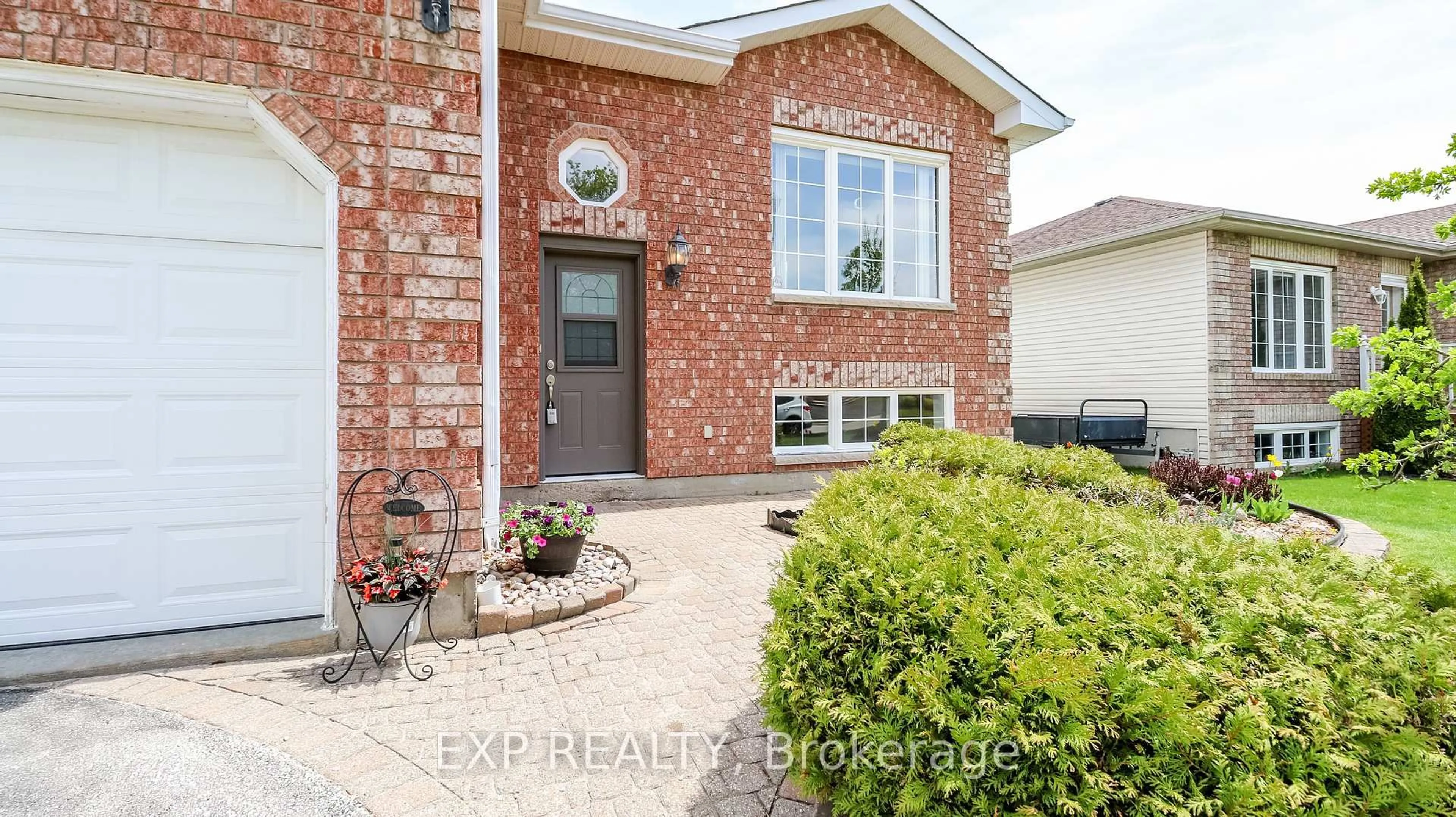 Home with brick exterior material, street for 13 O'Shaughnessy Cres, Barrie Ontario L4N 7M1