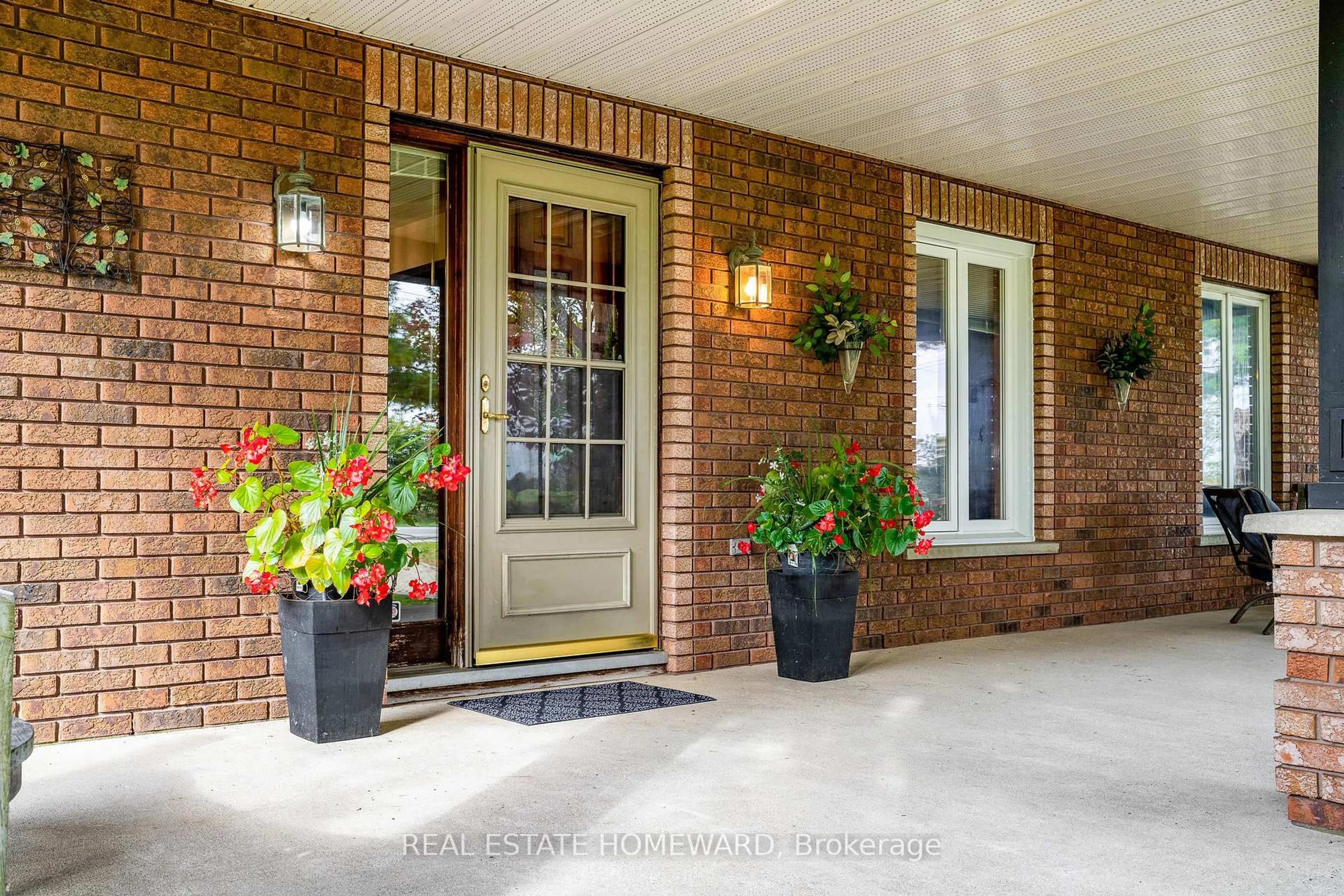 Indoor entryway for 1602 County Rd 7 Rd, Clearview Ontario L0M 1S0