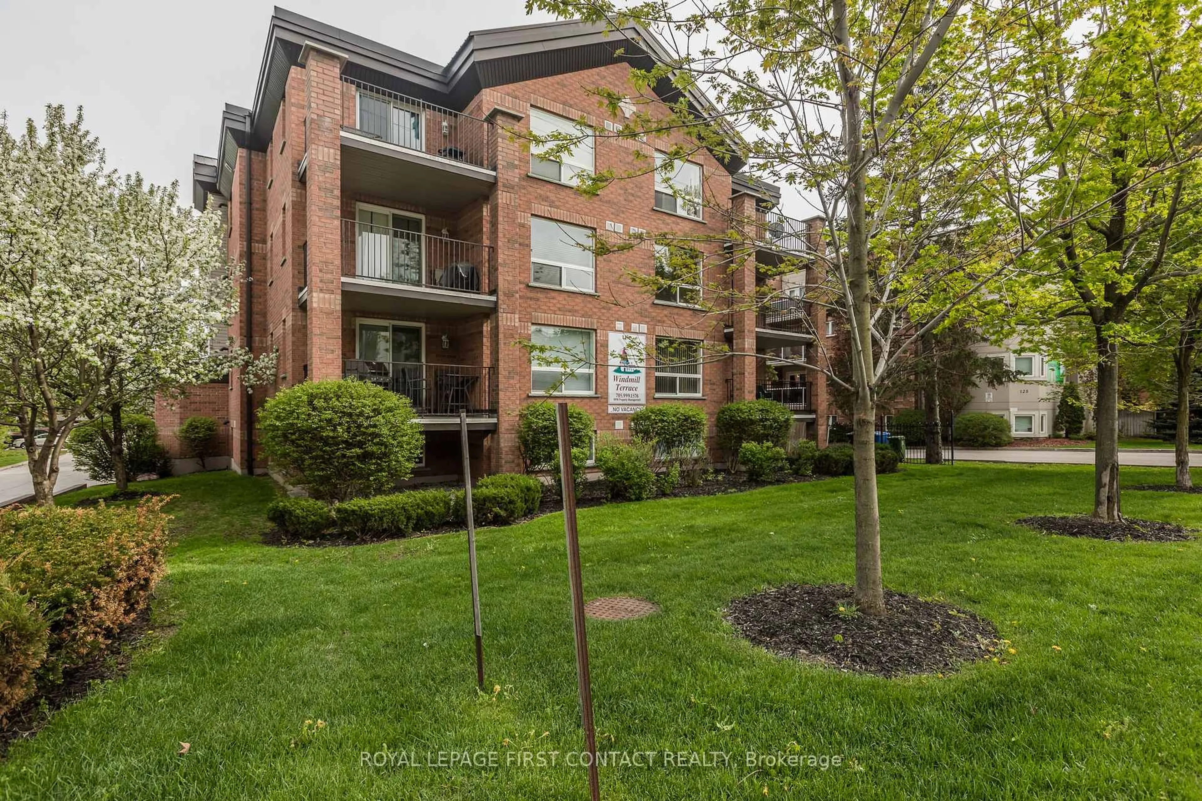 Unknown for 117 EDGEHILL Dr #103, Barrie Ontario L4N 1L9