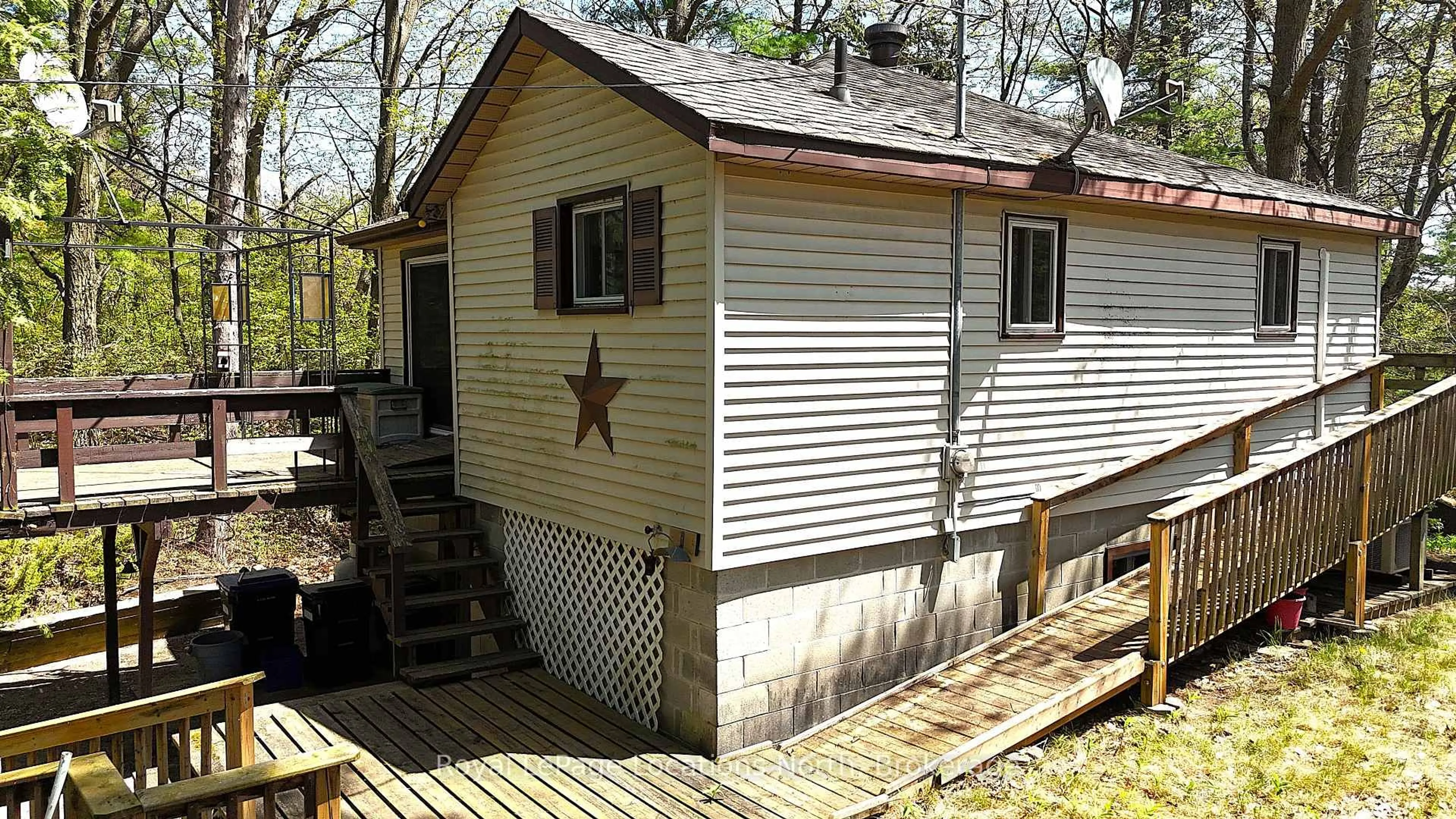 Shed for 25 Balmoral Ave, Tiny Ontario L0L 1P1