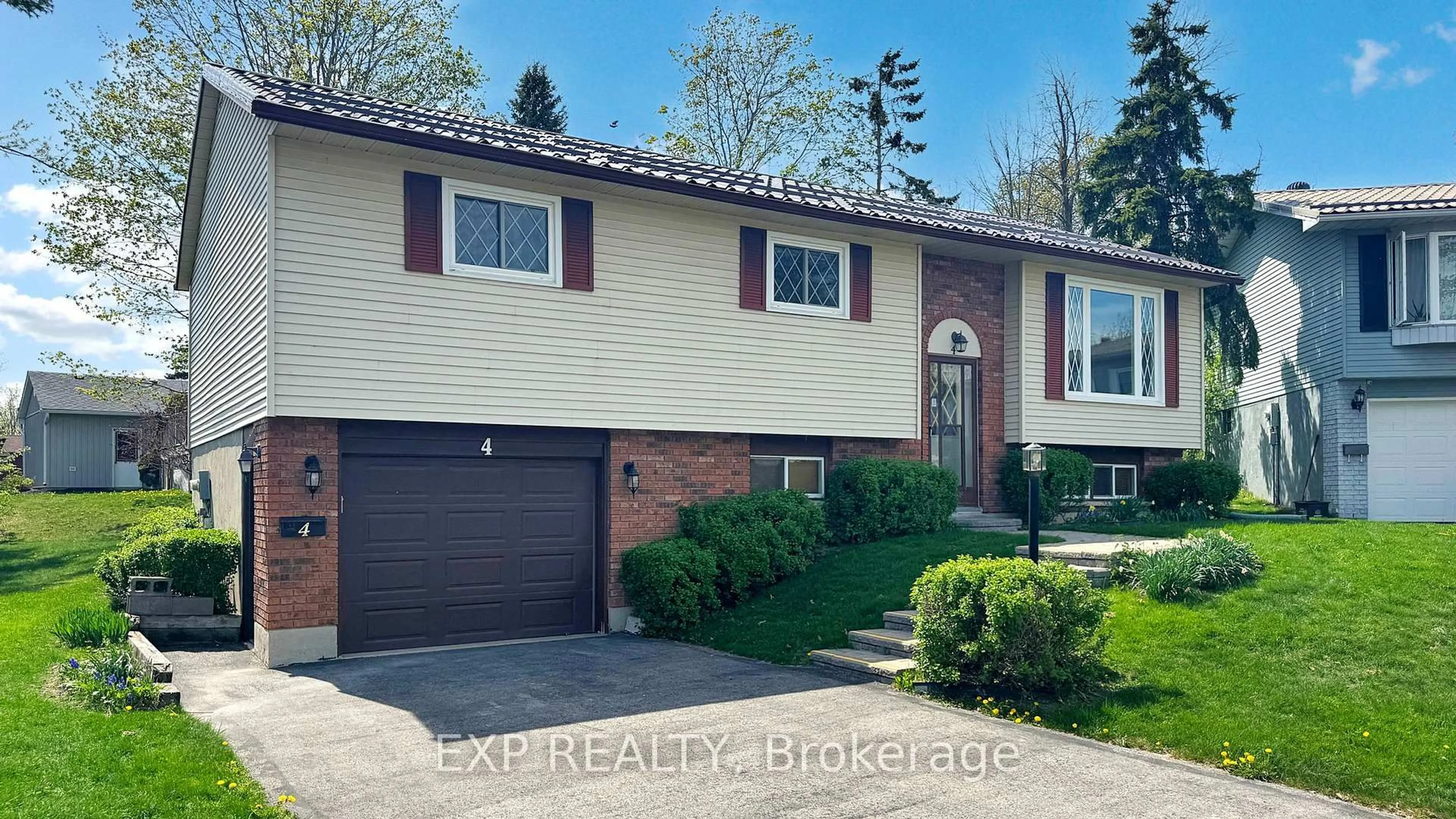Home with brick exterior material, street for 4 Gaudaur Crt, Orillia Ontario L3V 7B4