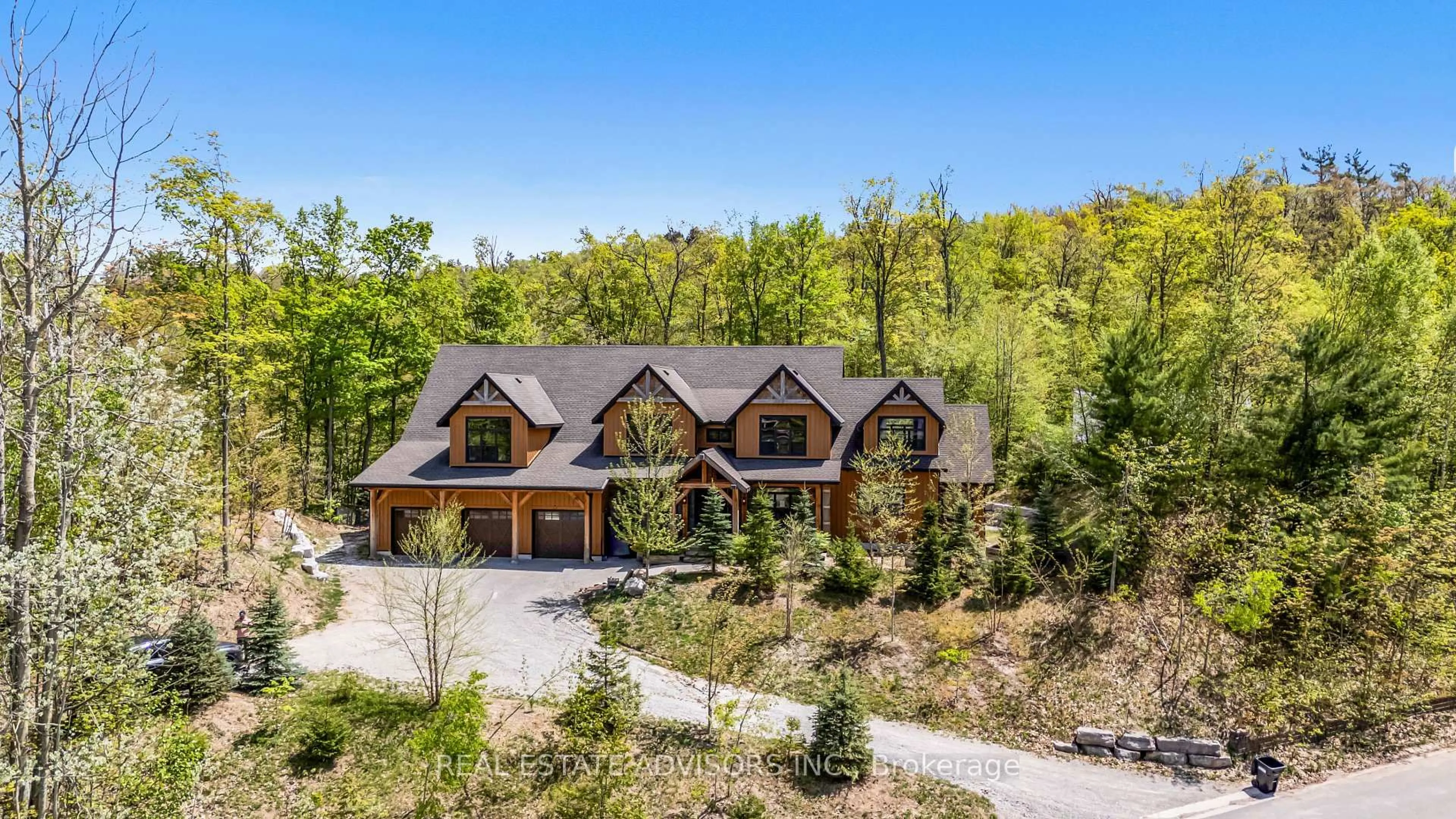 A pic from outside/outdoor area/front of a property/back of a property/a pic from drone, mountain view for 54 Pine Ridge Tr, Oro-Medonte Ontario L4M 4Y8