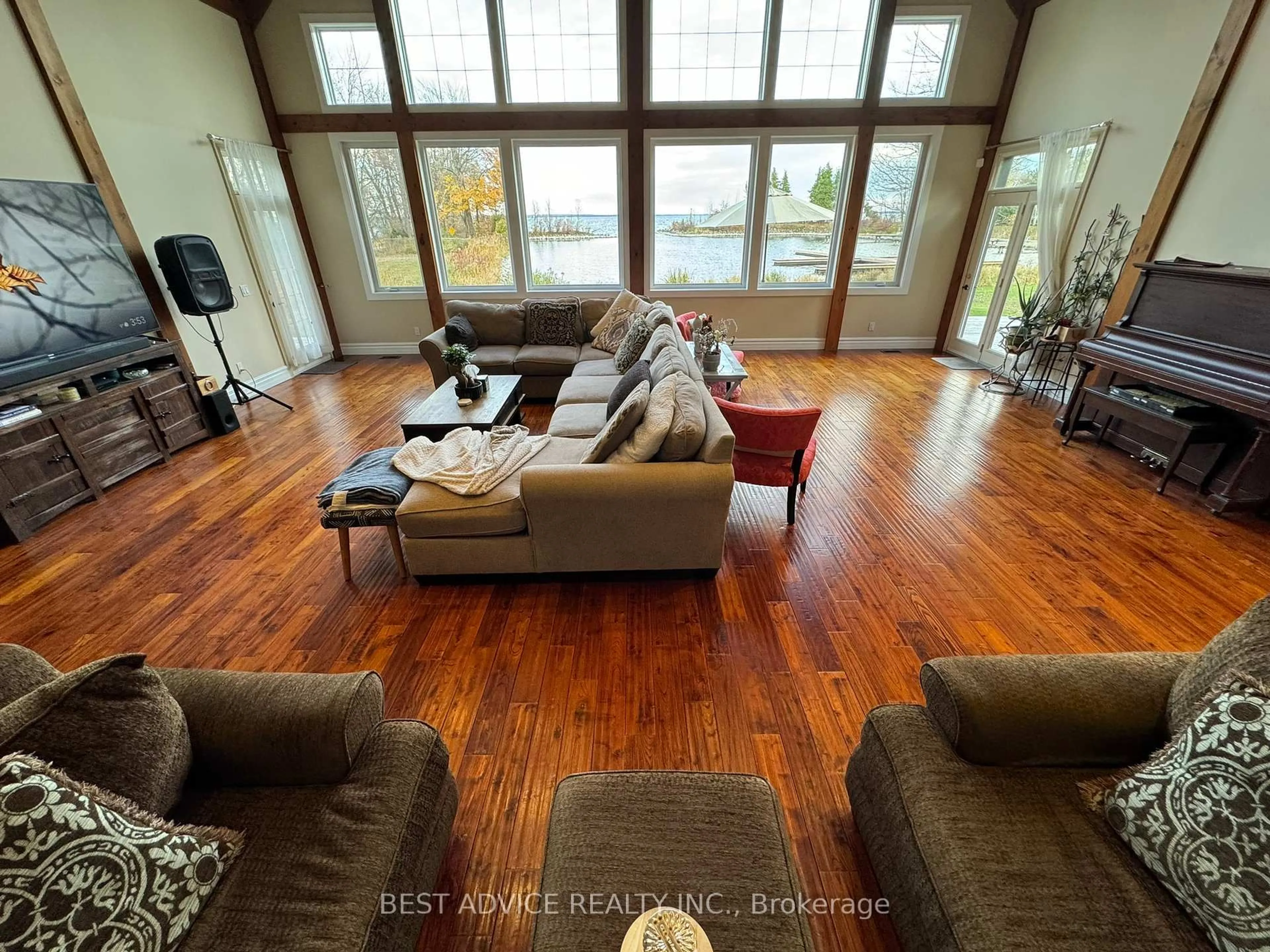Living room with furniture, wood/laminate floor for 9 Fernwood Lane, Ramara Ontario L0K 1B0