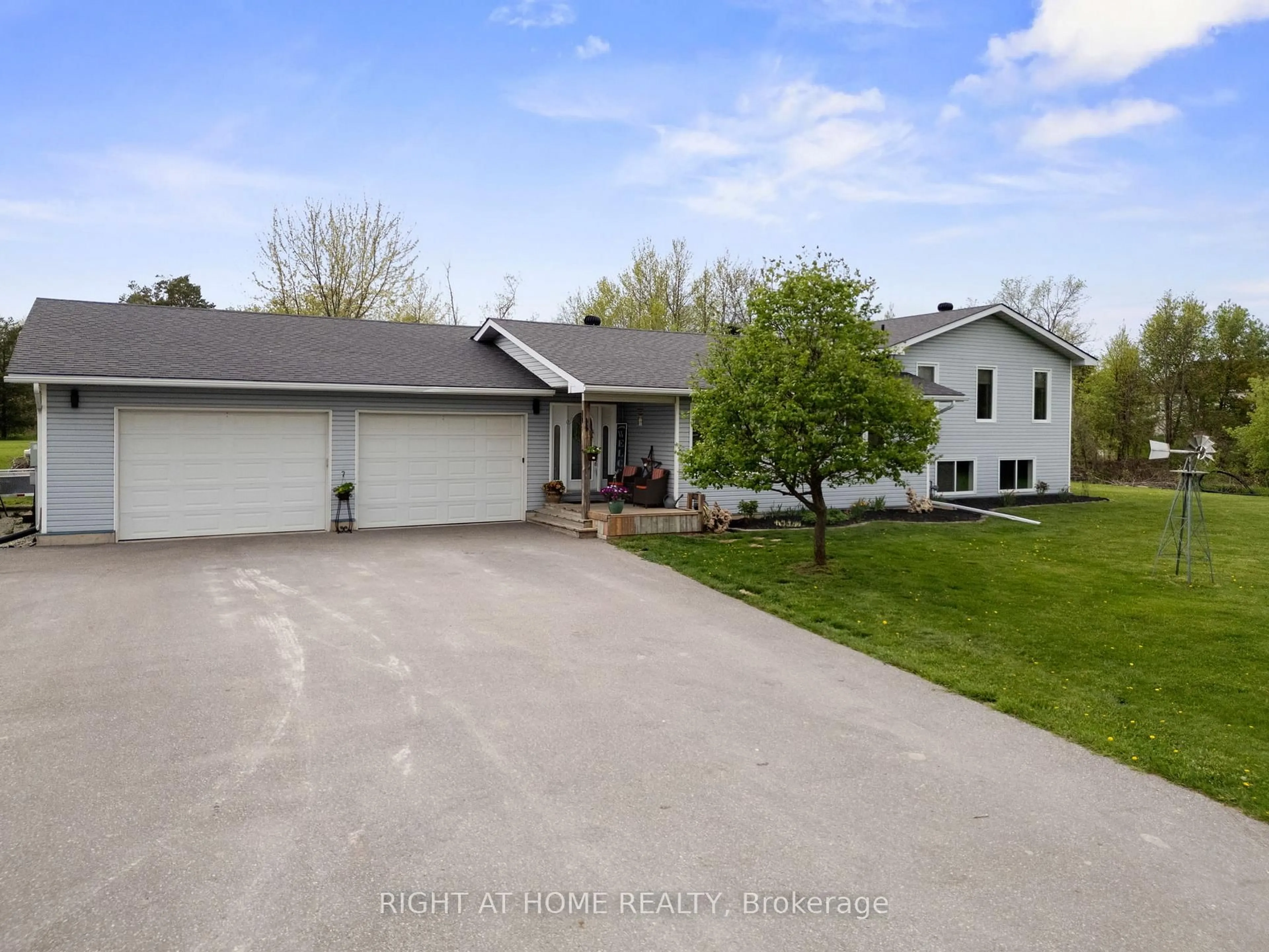 A pic from outside/outdoor area/front of a property/back of a property/a pic from drone, street for 7544 County Road 91 Rd, Clearview Ontario L0M 1S0