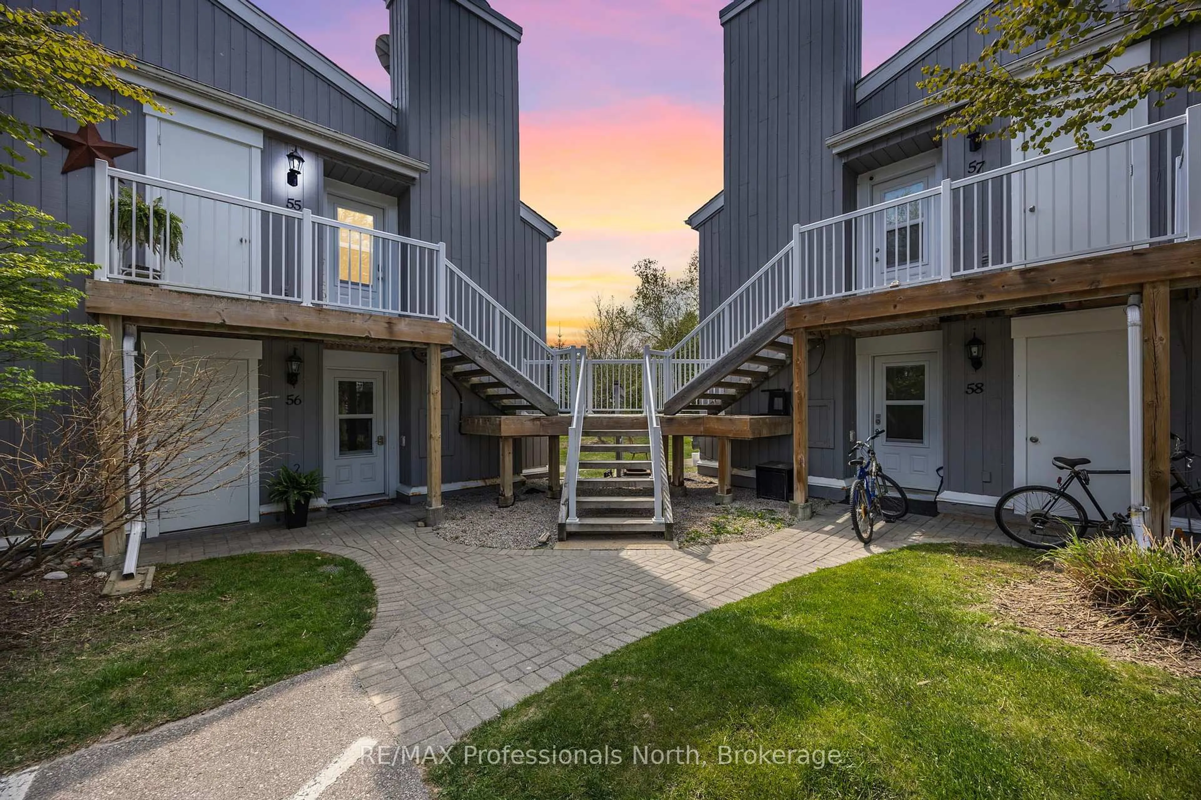 Patio, unknown for 19 Dawson Dr #55, Collingwood Ontario L9Y 5B4