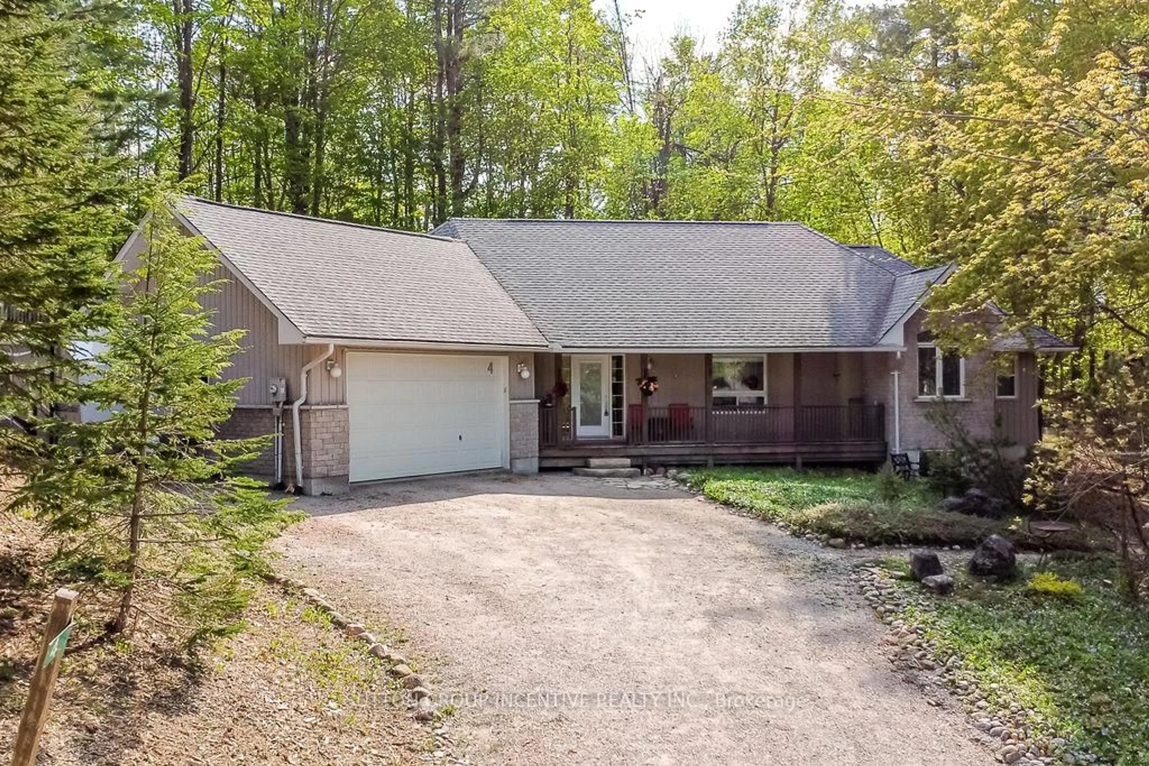 A pic from outside/outdoor area/front of a property/back of a property/a pic from drone, street for 4 Country Club Lane, Oro-Medonte Ontario L4M 4Y8