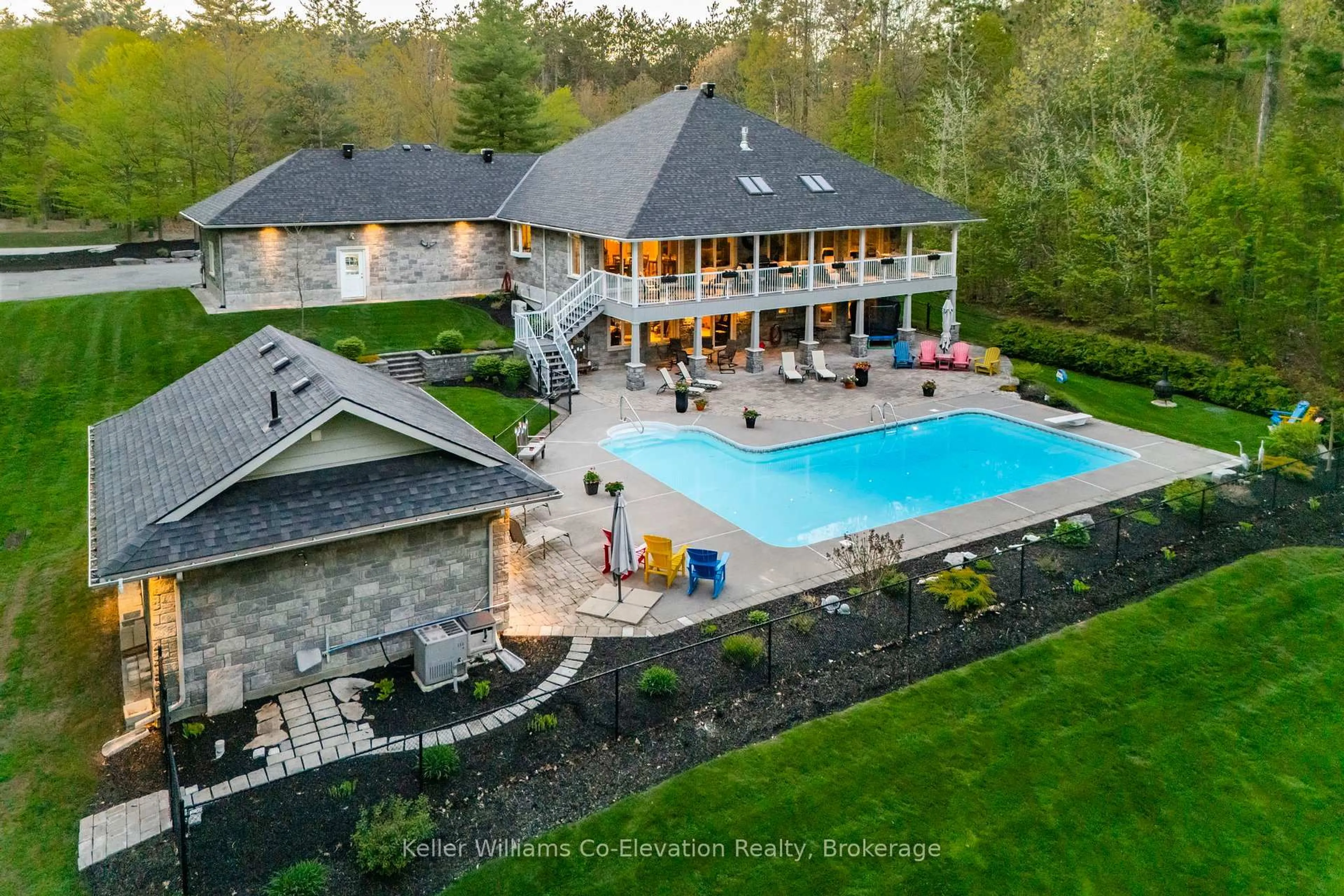 A pic from outside/outdoor area/front of a property/back of a property/a pic from drone, water/lake/river/ocean view for 25 Copeland Creek Dr, Tiny Ontario L9M 0M3