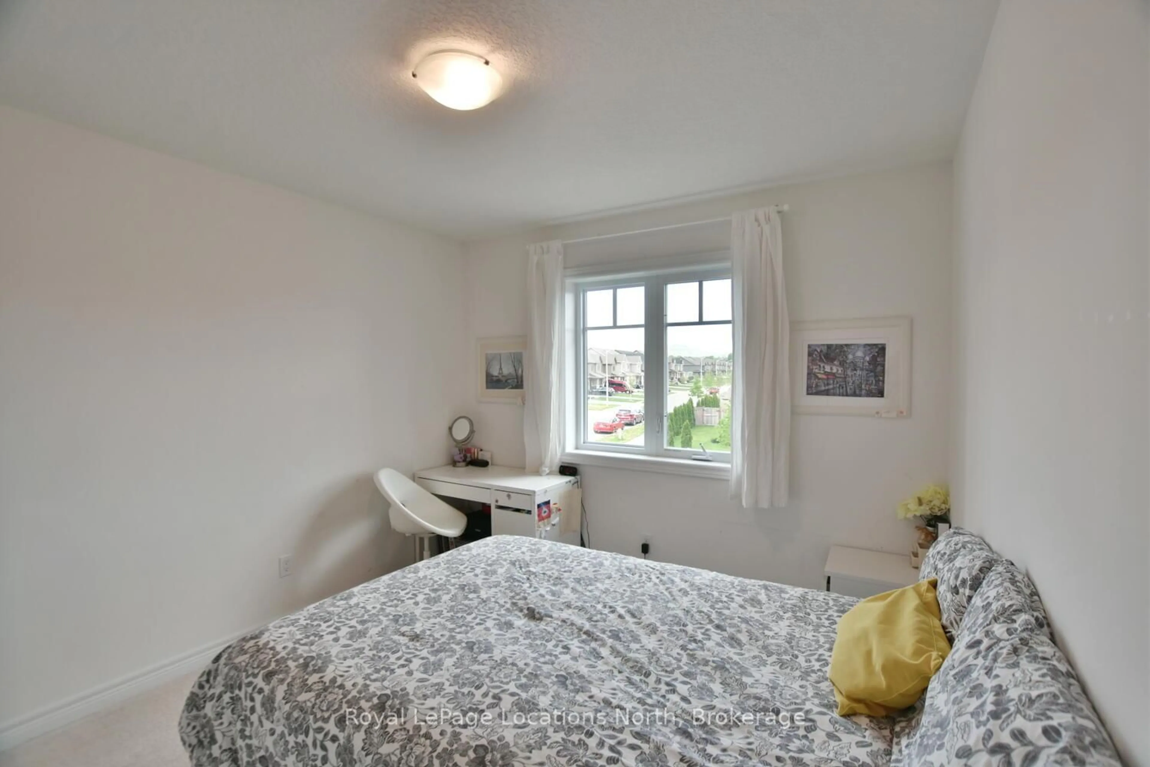 Bedroom with bed, unknown for 29 Archer Ave, Collingwood Ontario L9Y 3B7