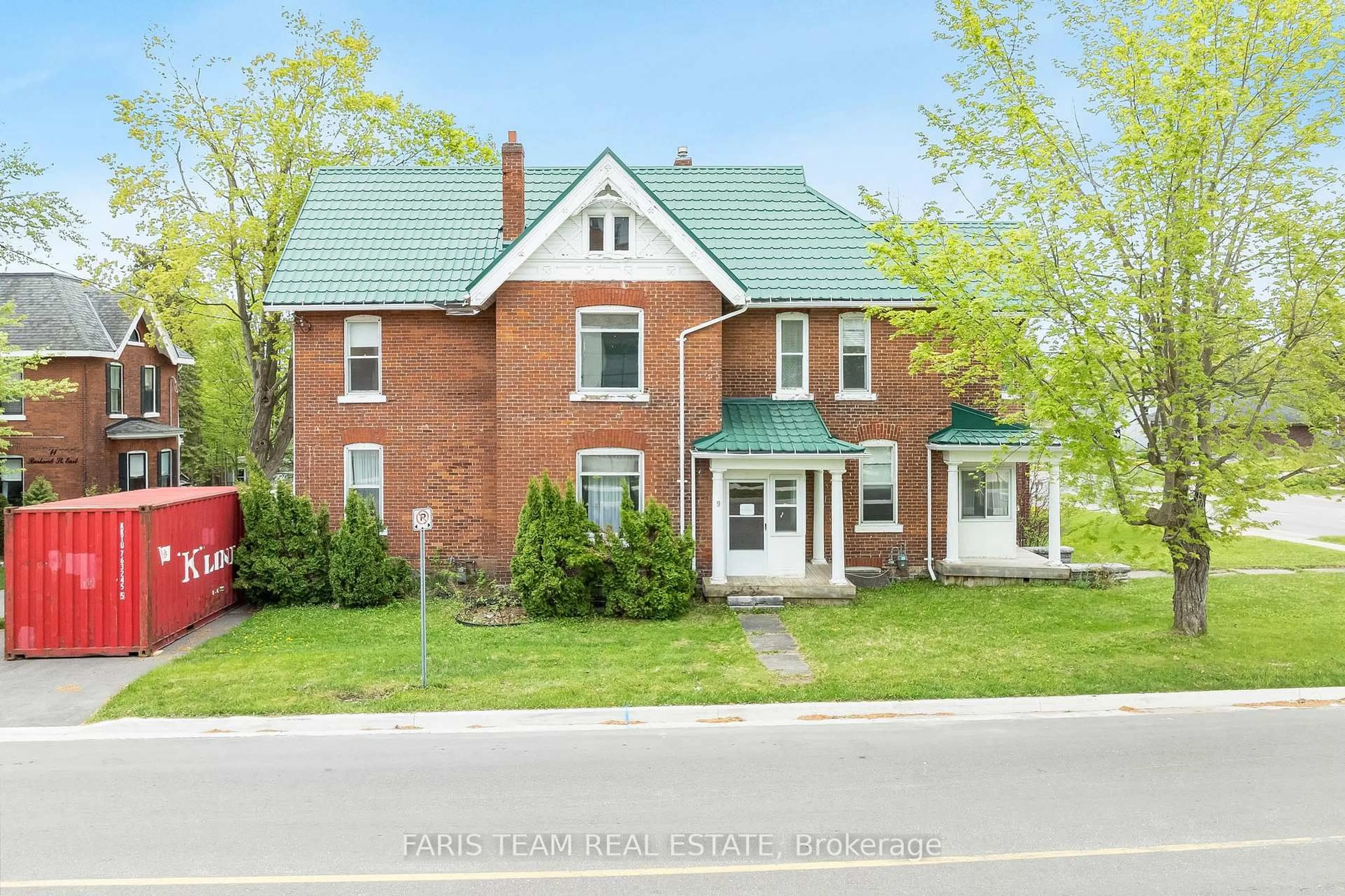 Home with brick exterior material, street for 9 Borland St, Orillia Ontario L3V 2B5