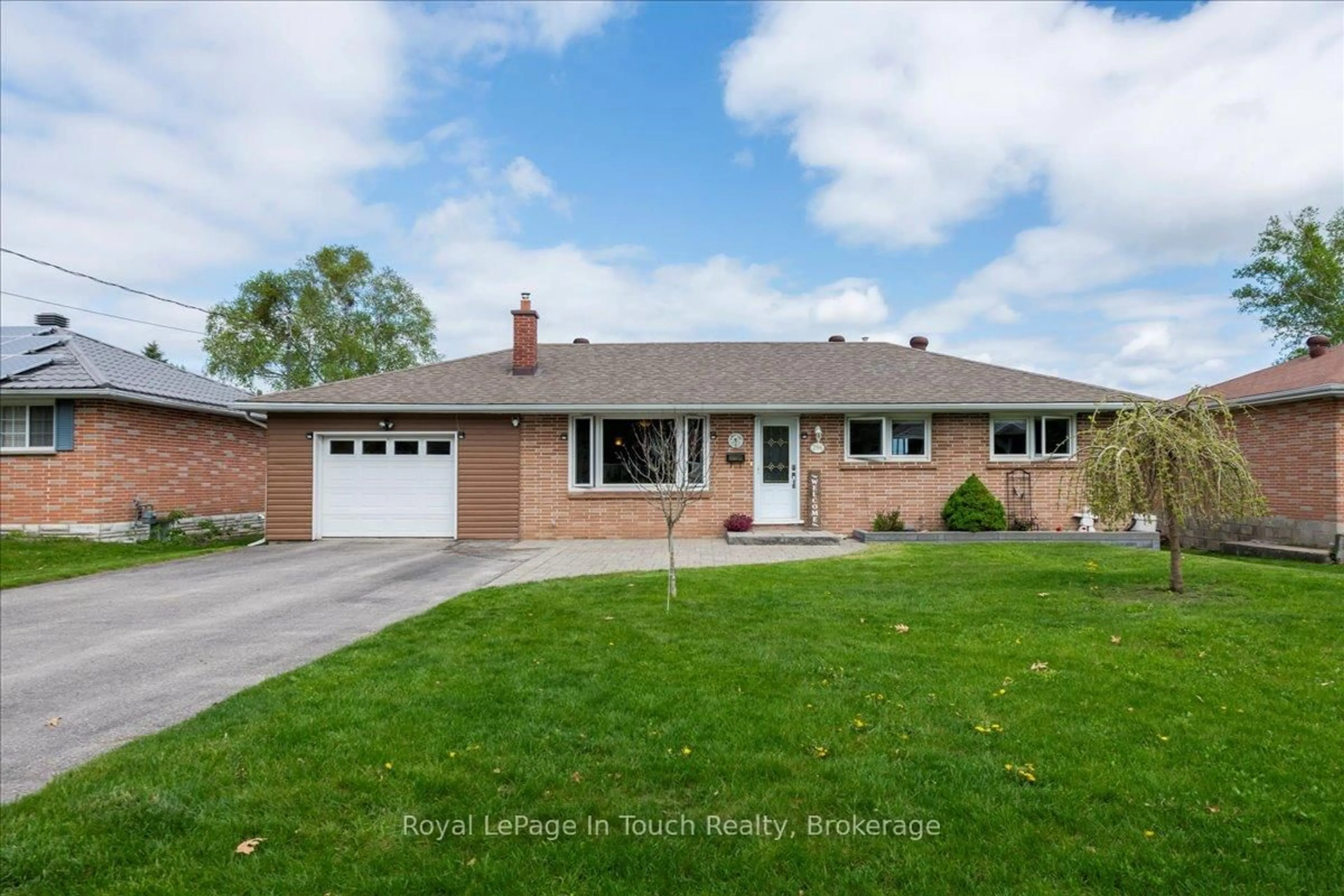 Home with brick exterior material, street for 296 John St, Midland Ontario L4R 2J5