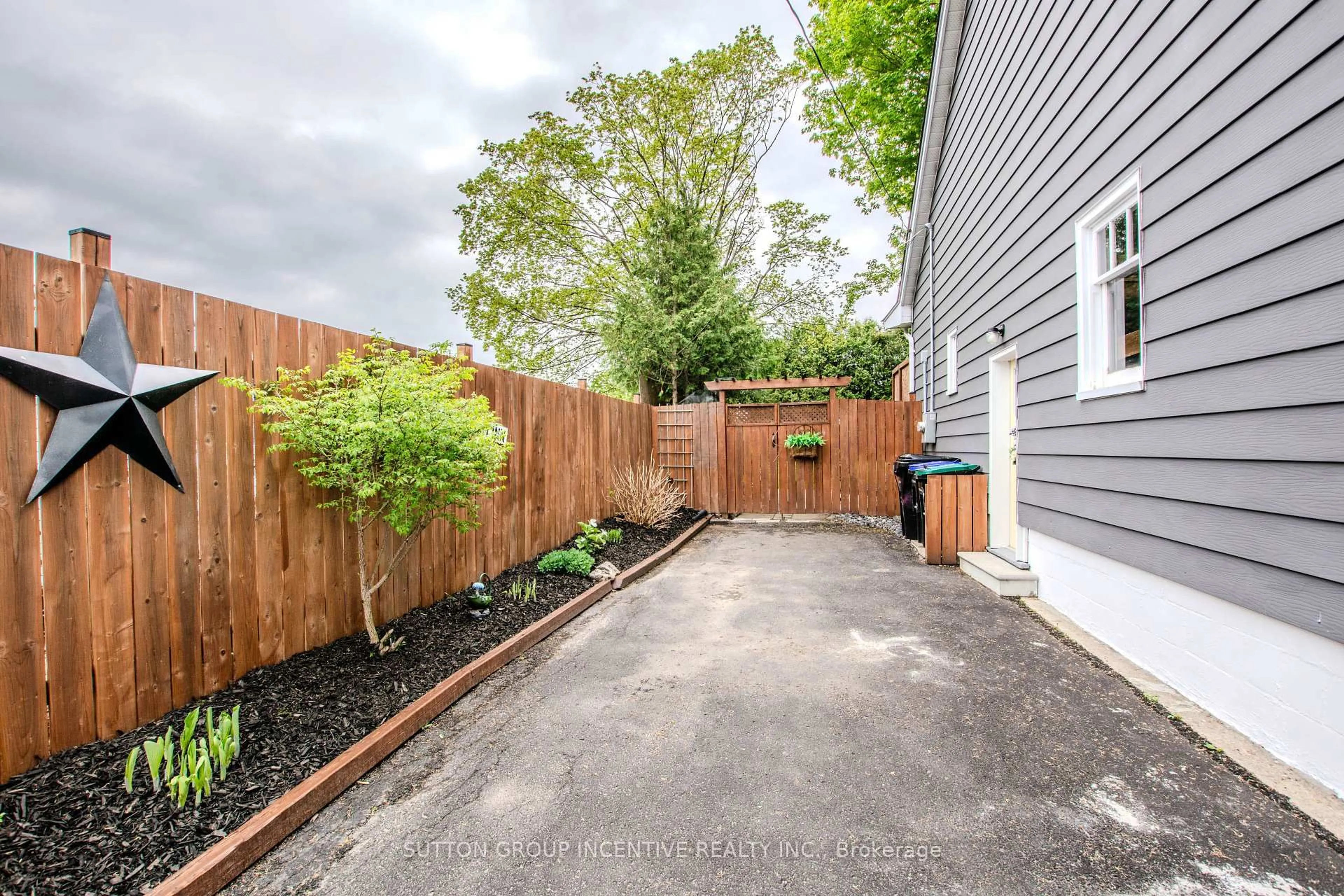 Patio, street for 357 Lafontaine Rd, Tiny Ontario L9M 0H1