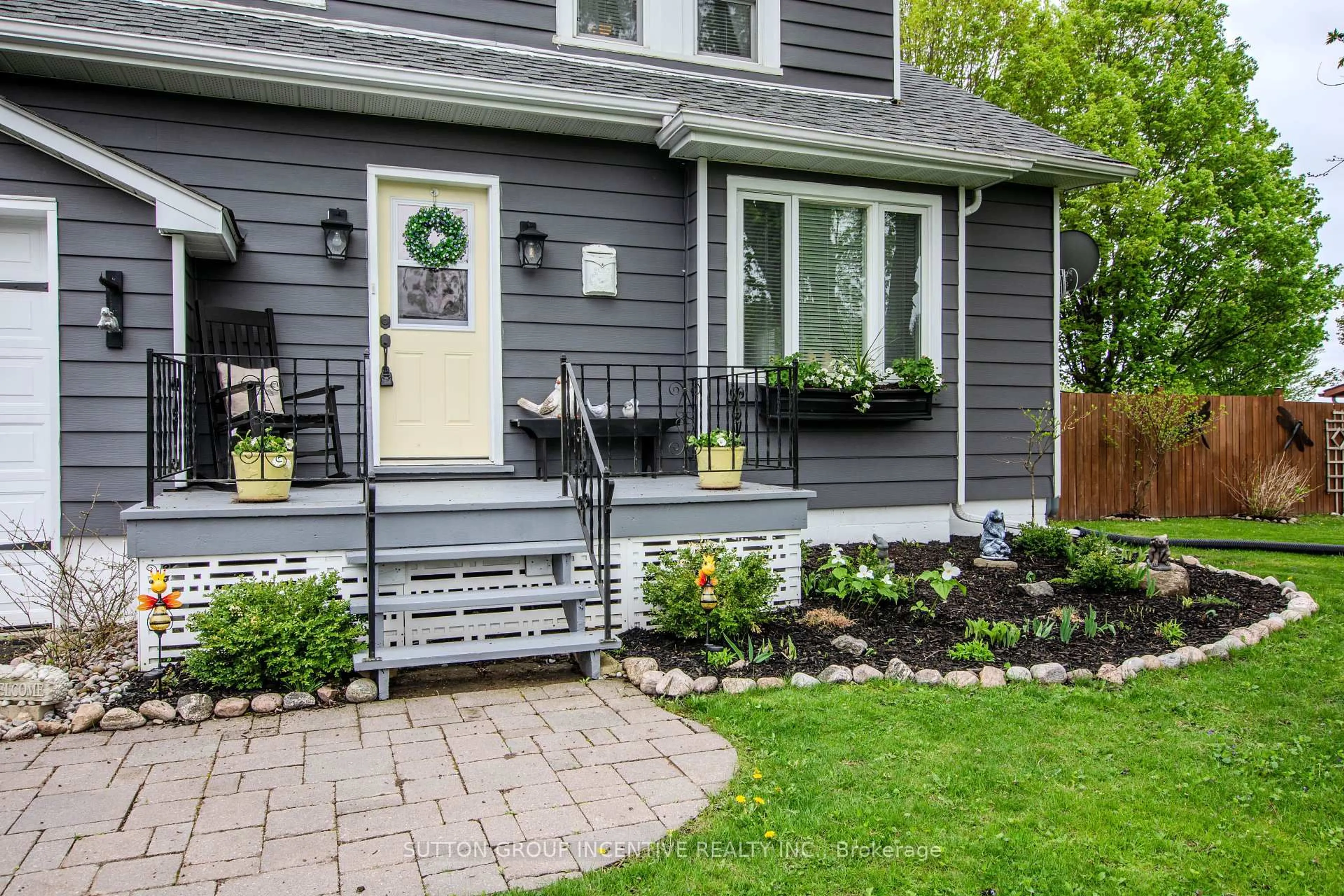 Home with vinyl exterior material, street for 357 Lafontaine Rd, Tiny Ontario L9M 0H1