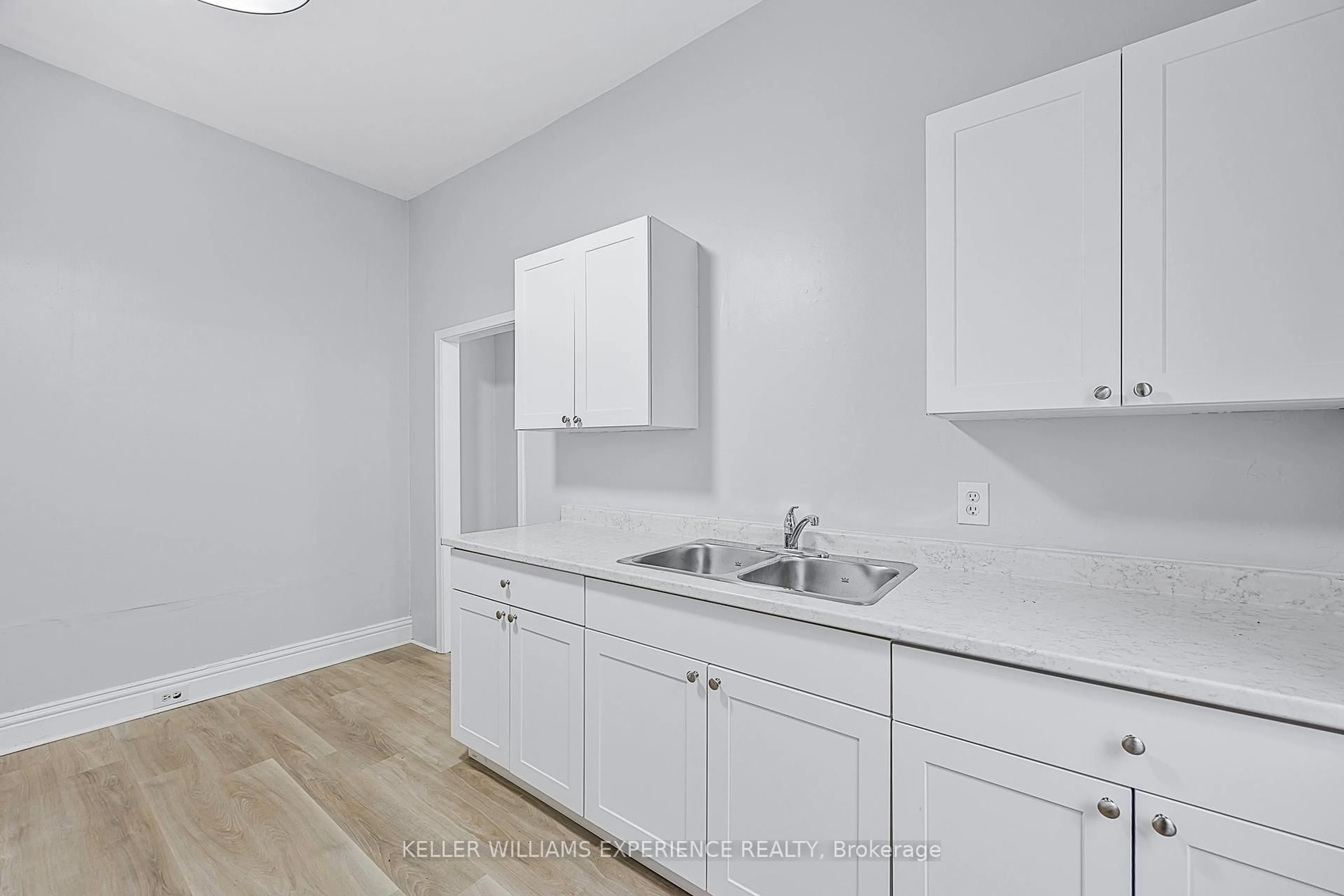 Standard kitchen, unknown for 66 Matchedash St, Orillia Ontario L3V 4W5