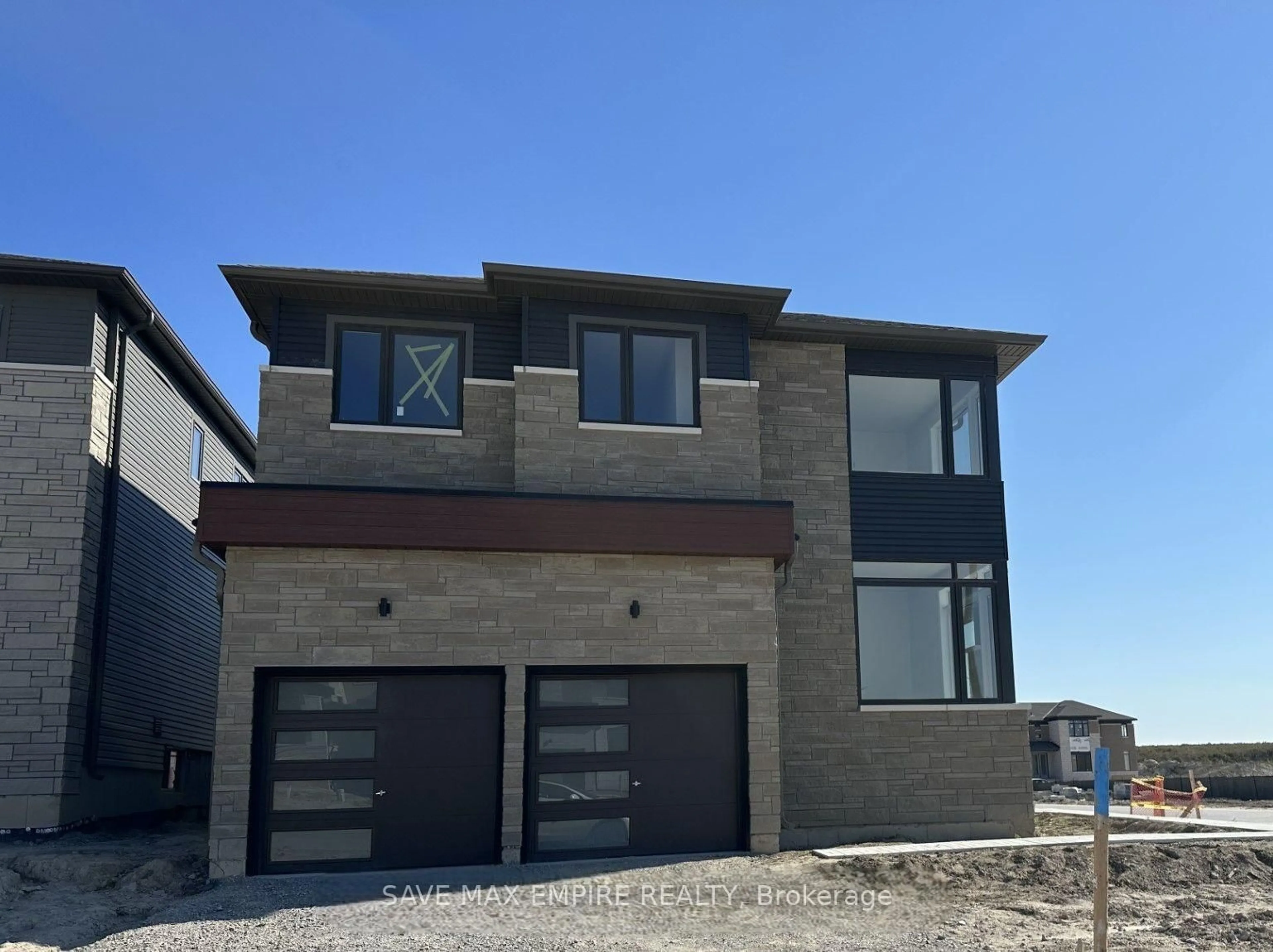 Home with brick exterior material, street for 2 Del Ray Cres, Wasaga Beach Ontario L9Z 0N7