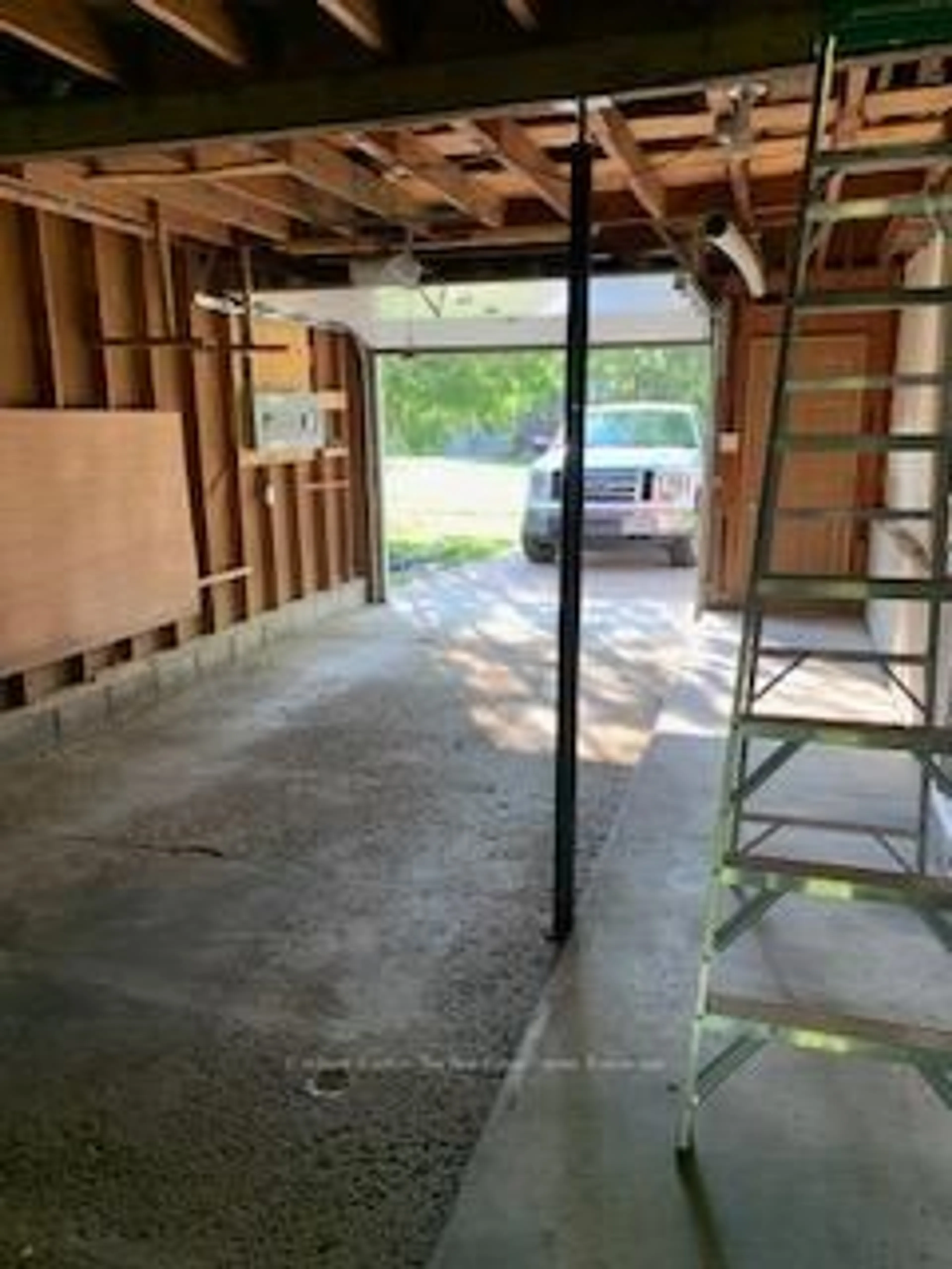 Indoor garage for 267 John St, Clearview Ontario L0M 1S0