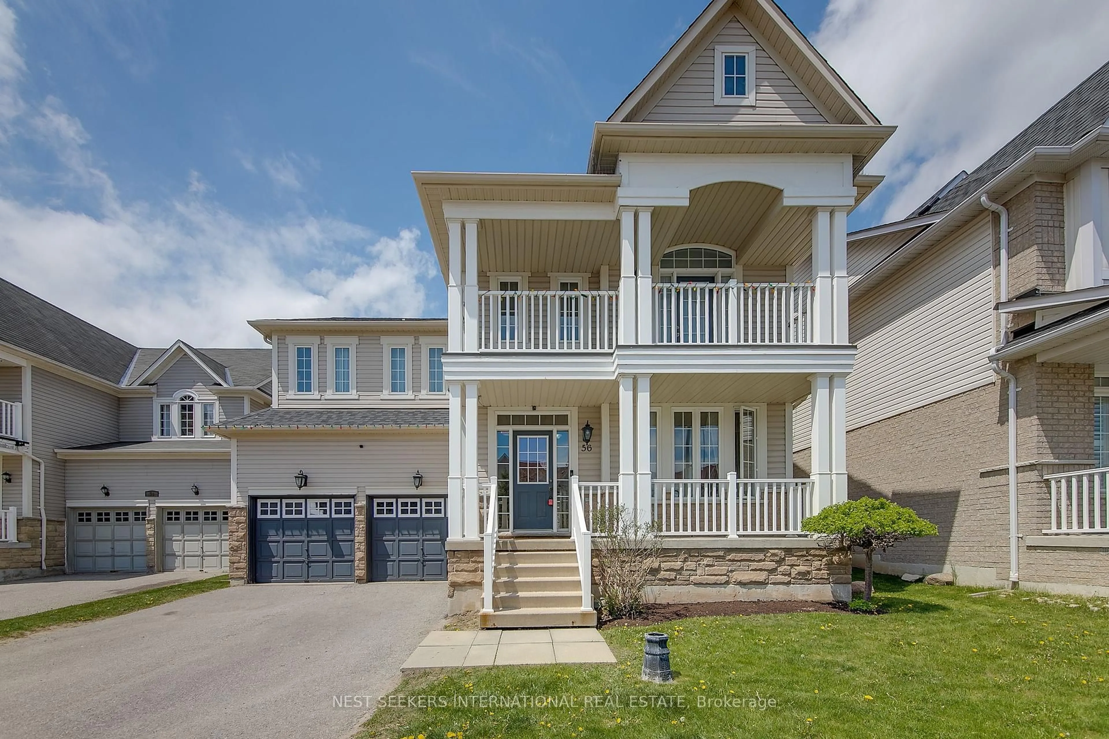 Home with vinyl exterior material, street for 56 The Queensway N/A, Barrie Ontario L9S 4E6