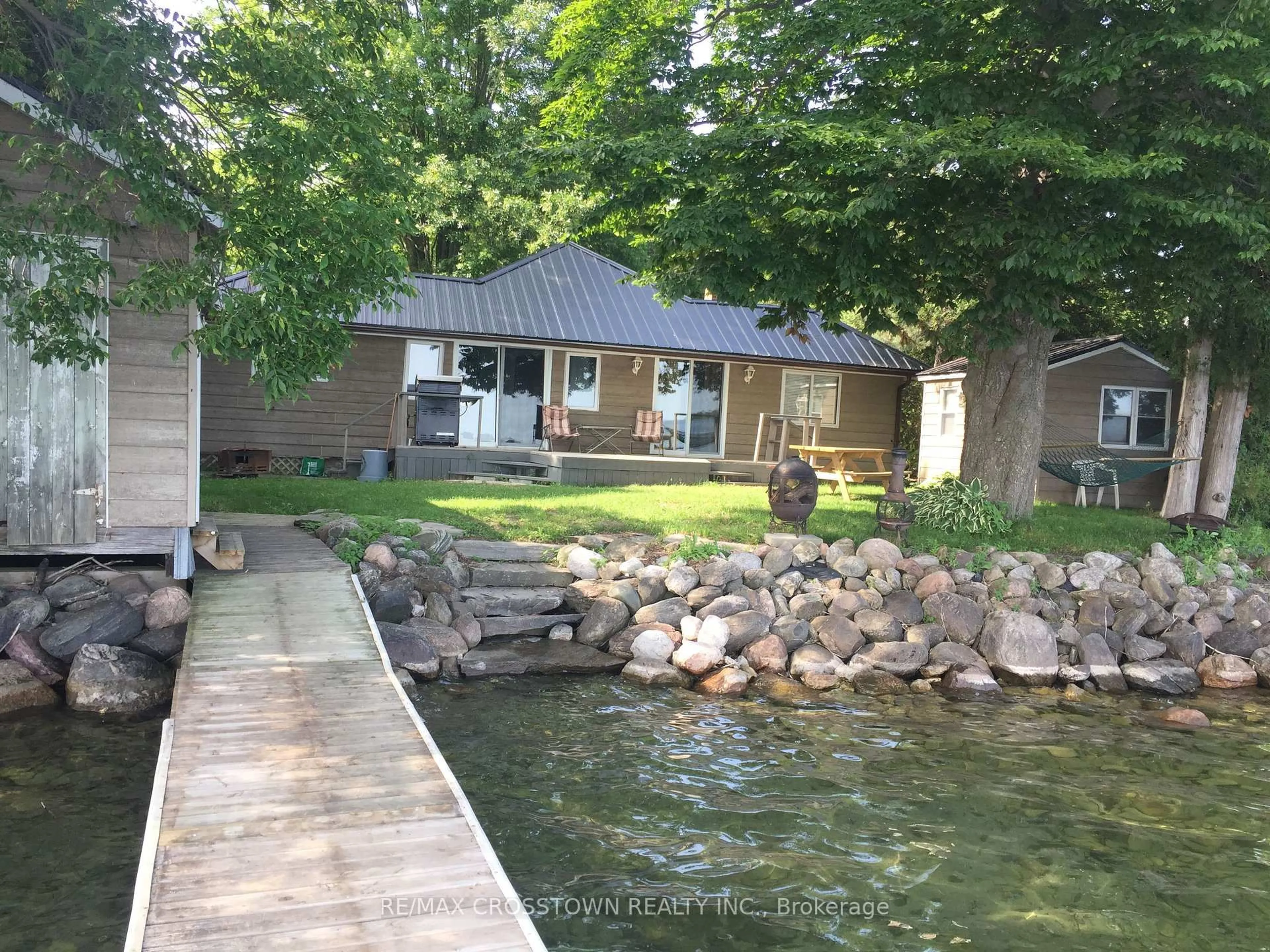 A pic from outside/outdoor area/front of a property/back of a property/a pic from drone, water/lake/river/ocean view for 4705 ANDERSON Ave, Ramara Ontario L3V 6H7