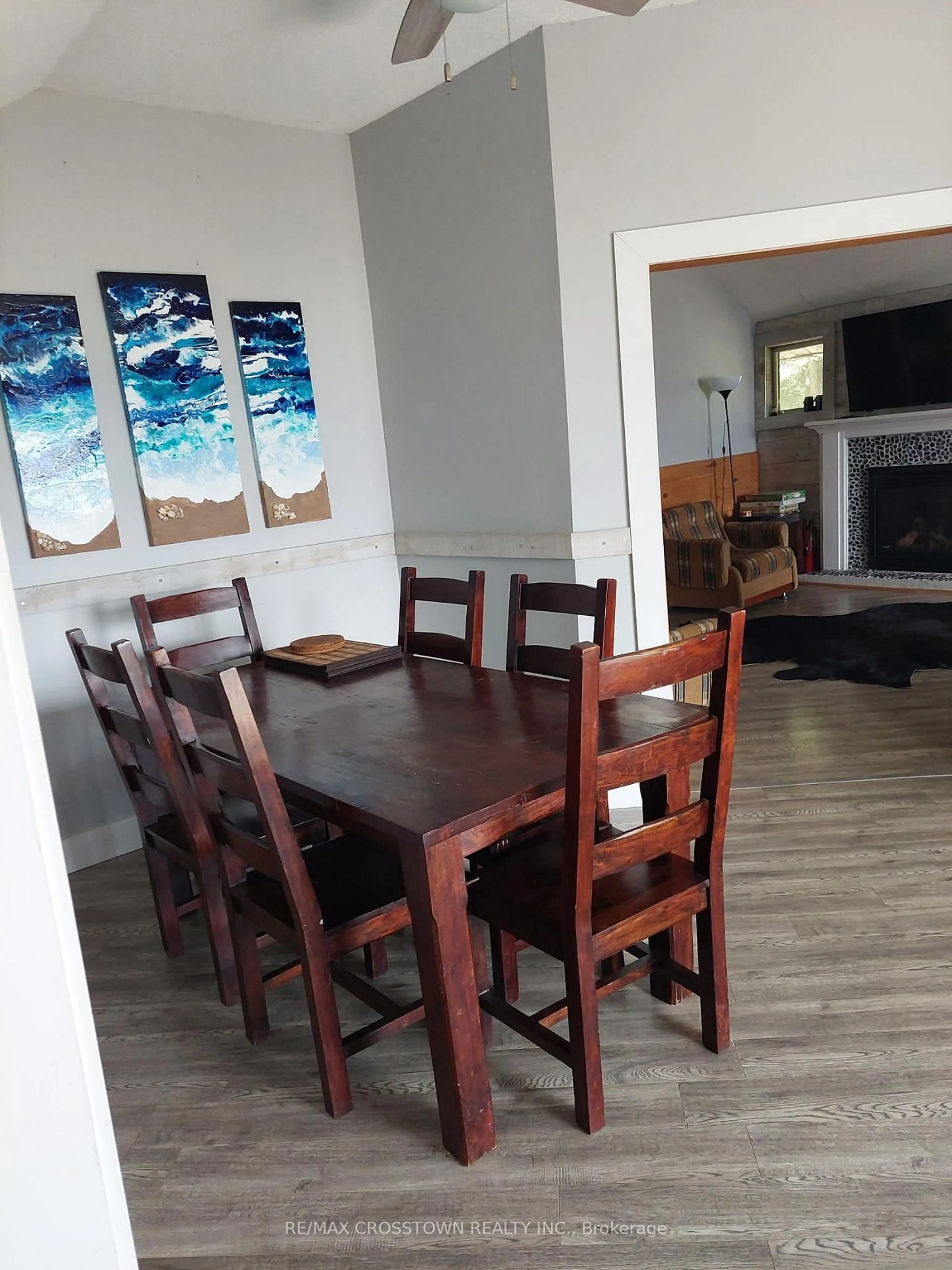 Dining room, wood/laminate floor for 4705 ANDERSON Ave, Ramara Ontario L3V 6H7