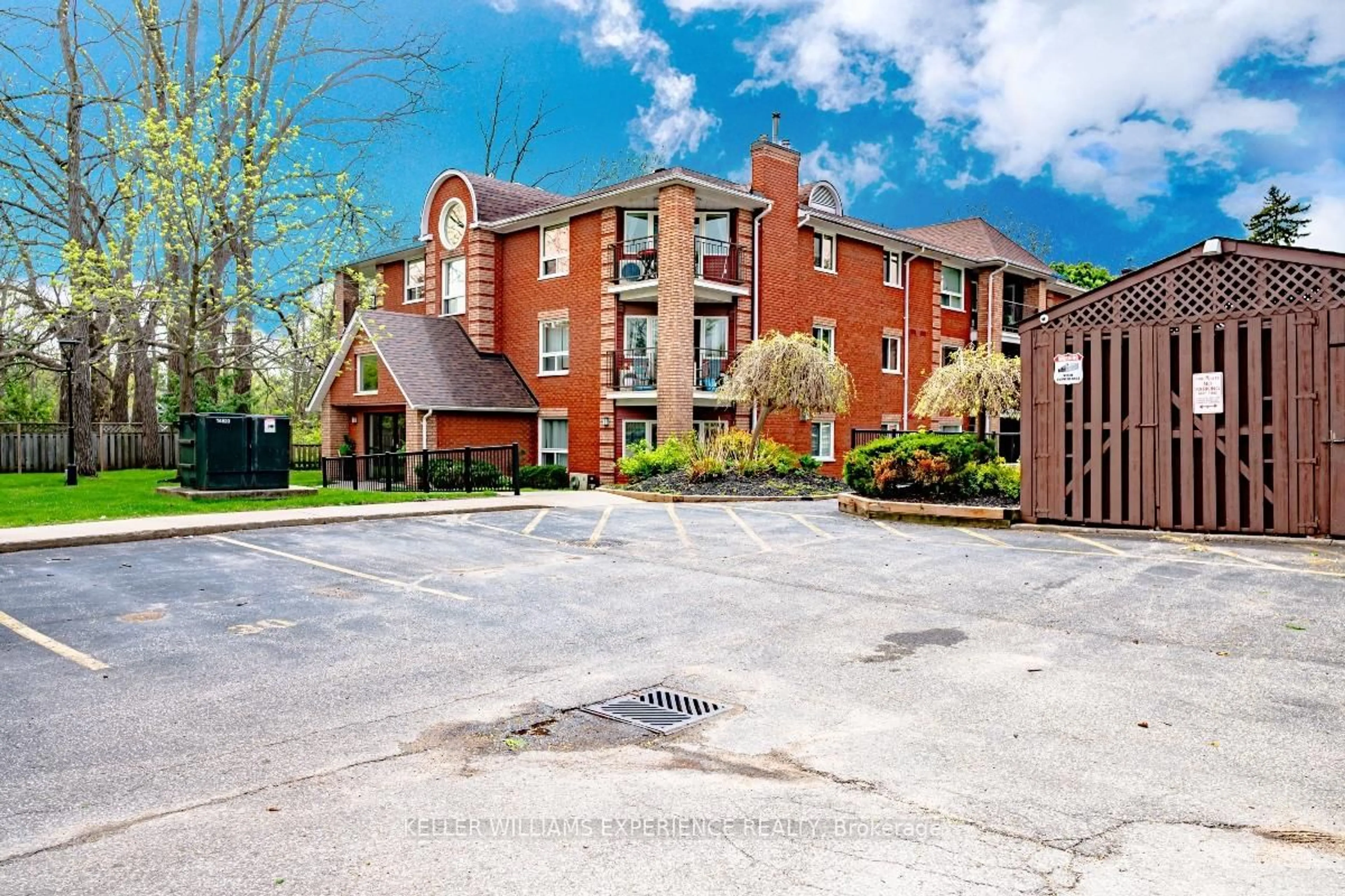Unknown for 131 Clapperton St #204, Barrie Ontario L4M 3G3