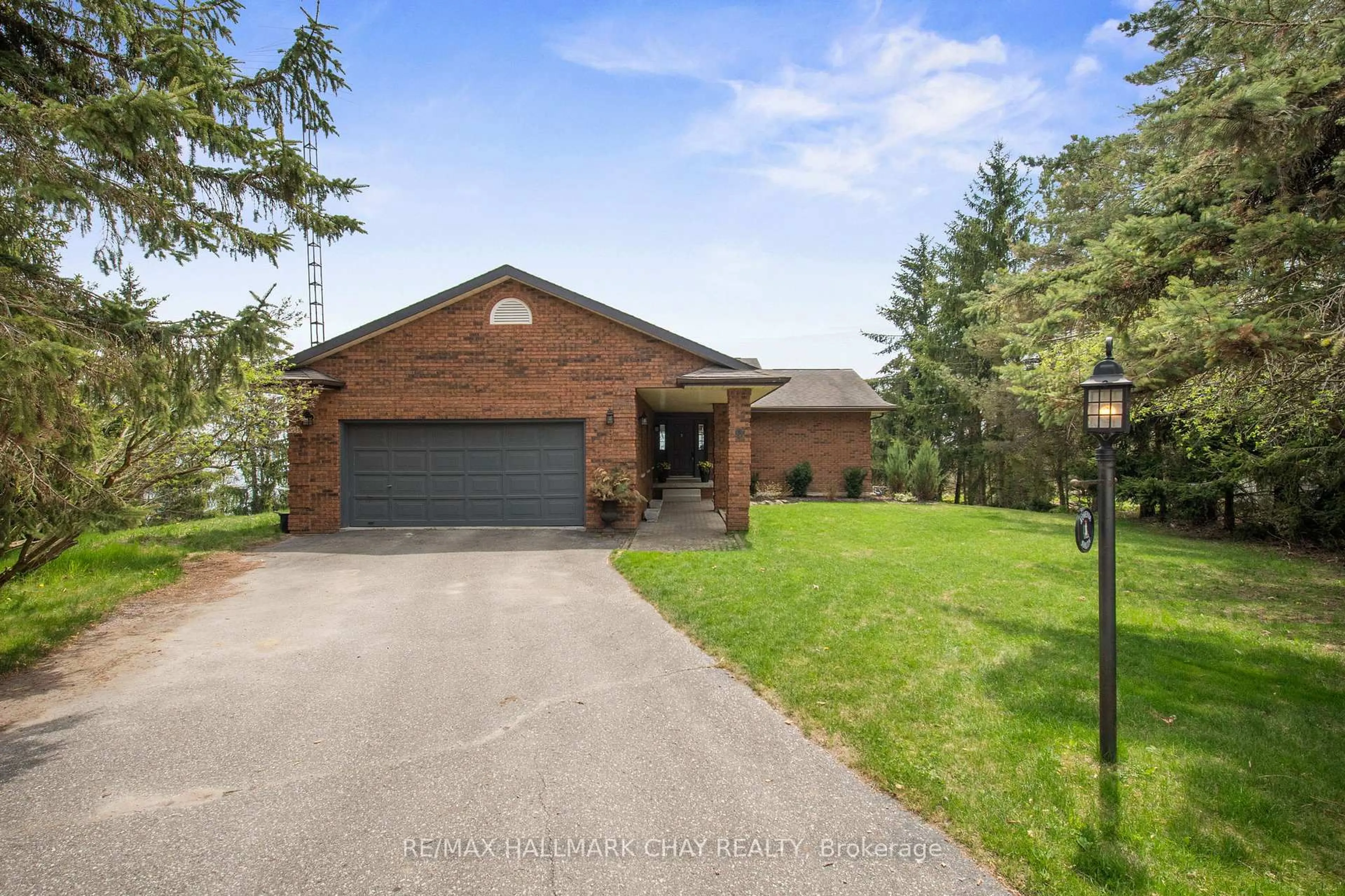 A pic from outside/outdoor area/front of a property/back of a property/a pic from drone, water/lake/river/ocean view for 9 Blueridge Cres, Oro-Medonte Ontario L3V 0K2