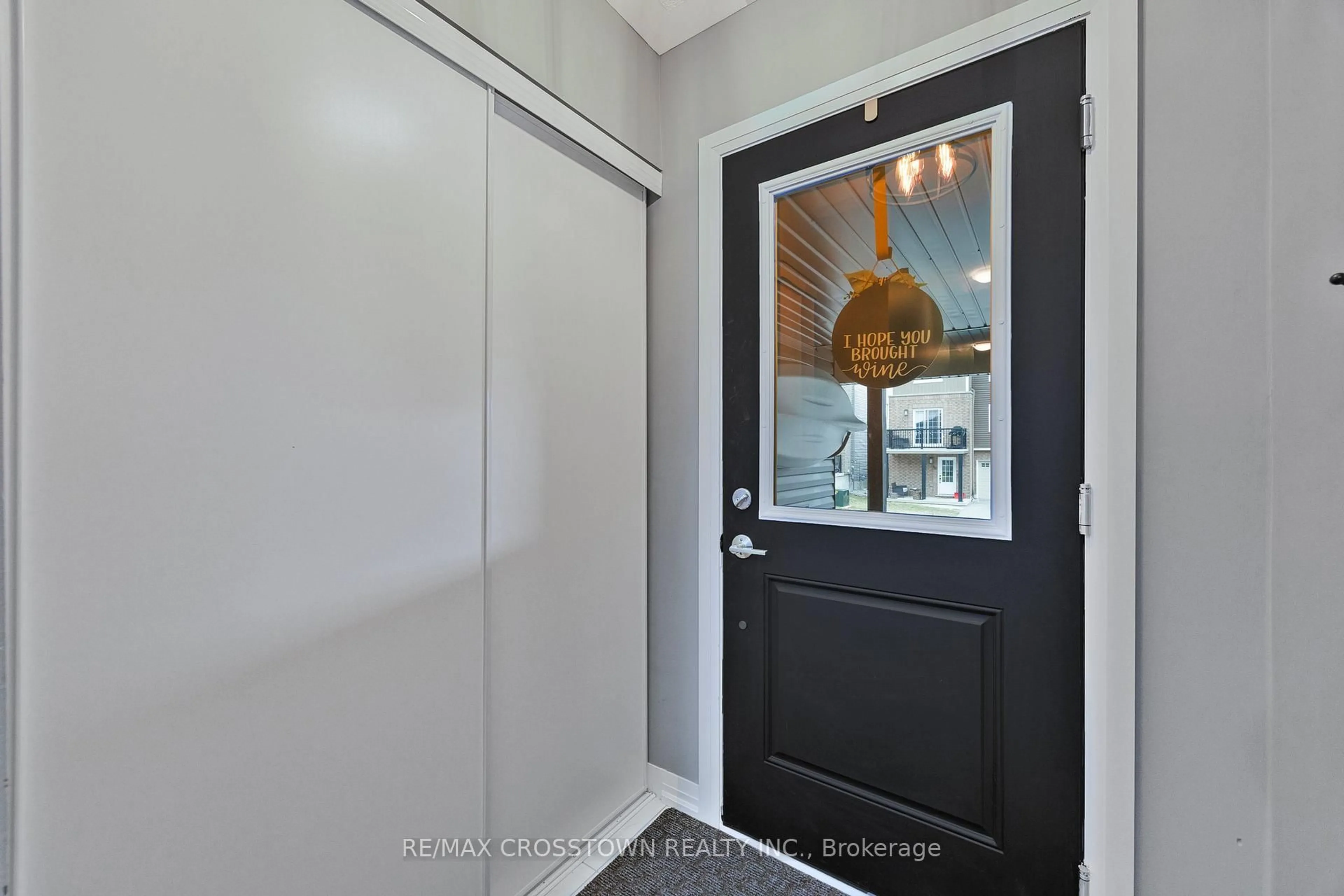 Indoor entryway for 73 Andean Lane, Barrie Ontario L9J 0J4