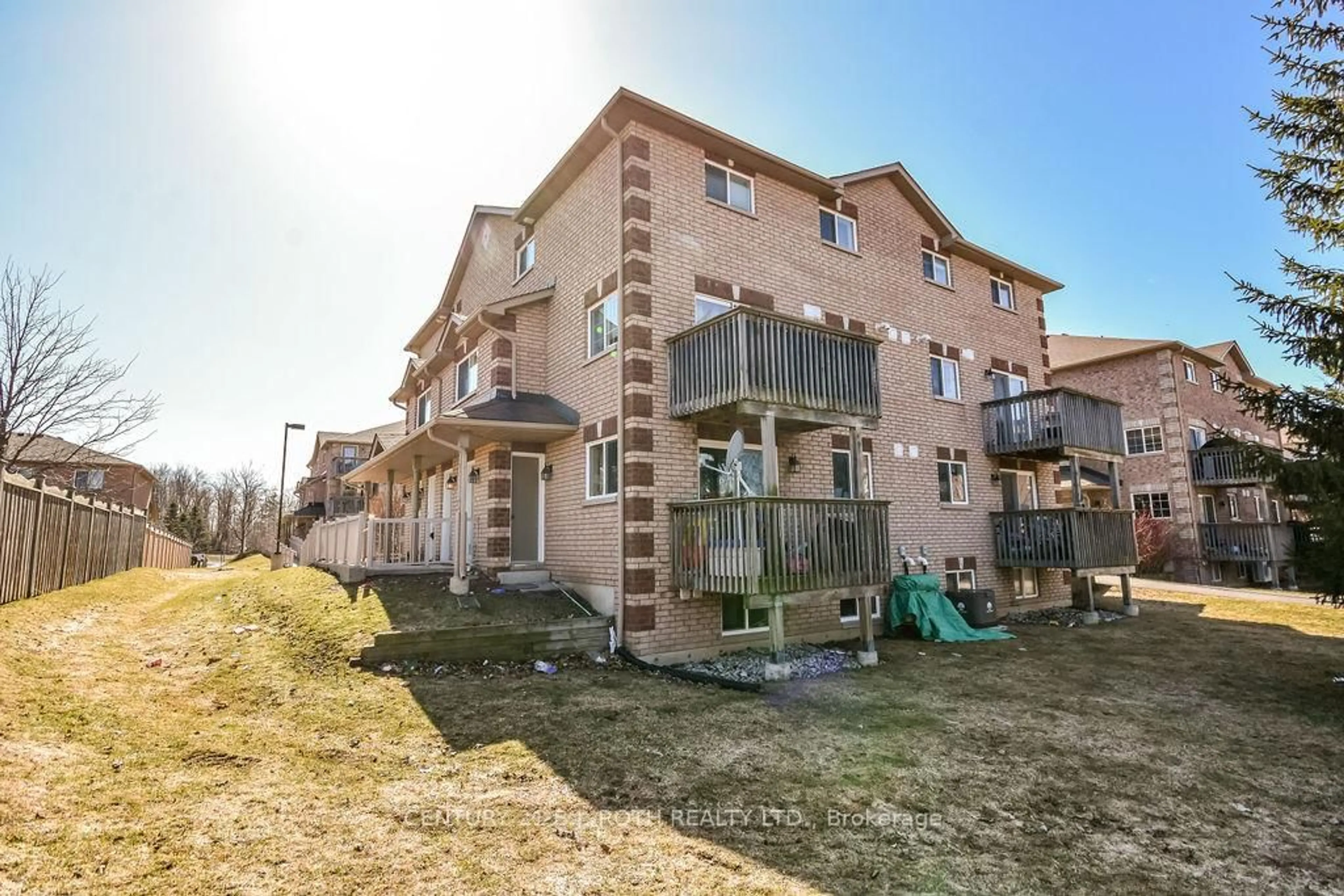 Patio, building for 87 Goodwin Dr #2, Barrie Ontario L4N 6K4