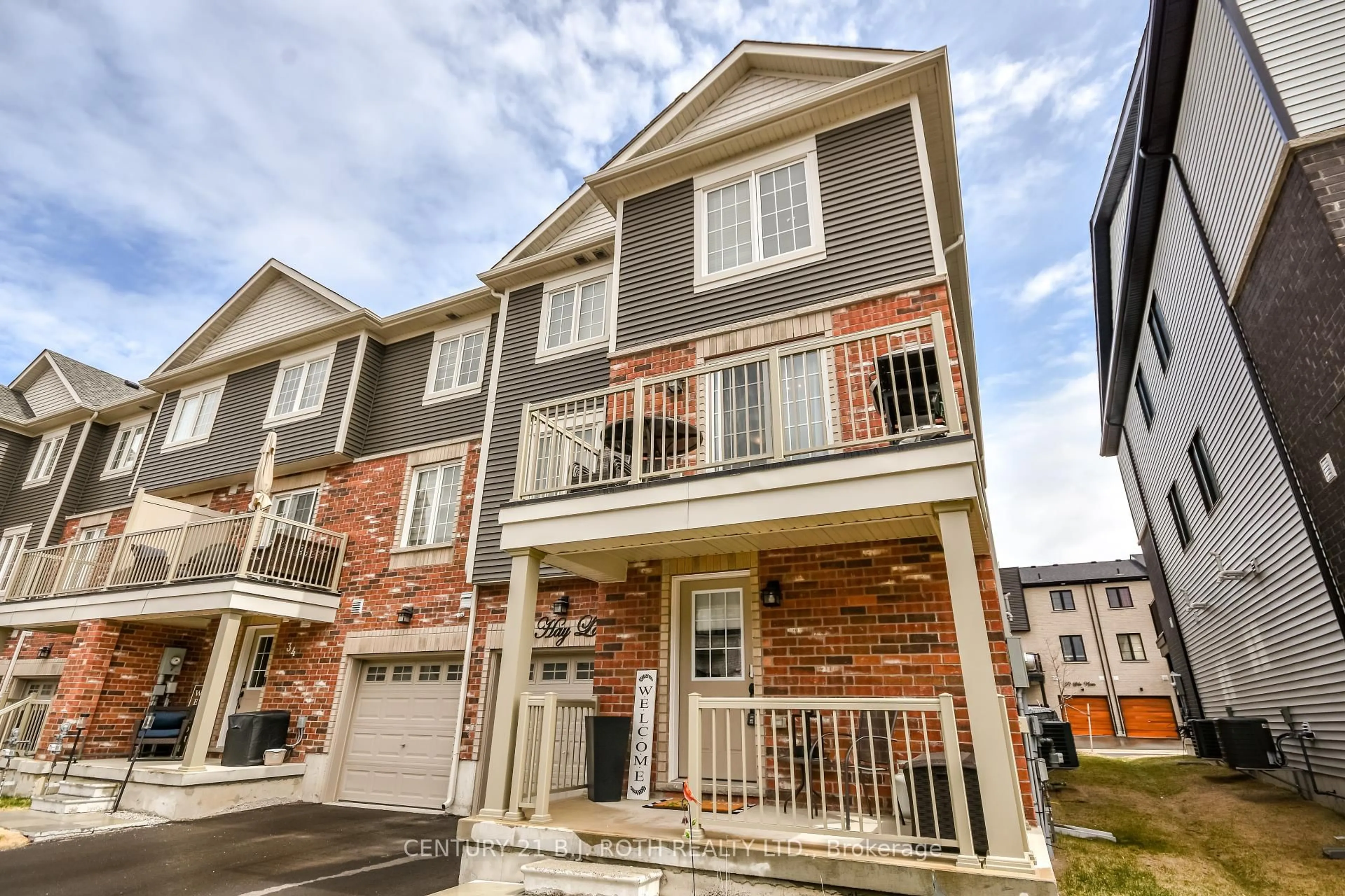 Unknown for 32 Hay Lane, Barrie Ontario L9J 0C2
