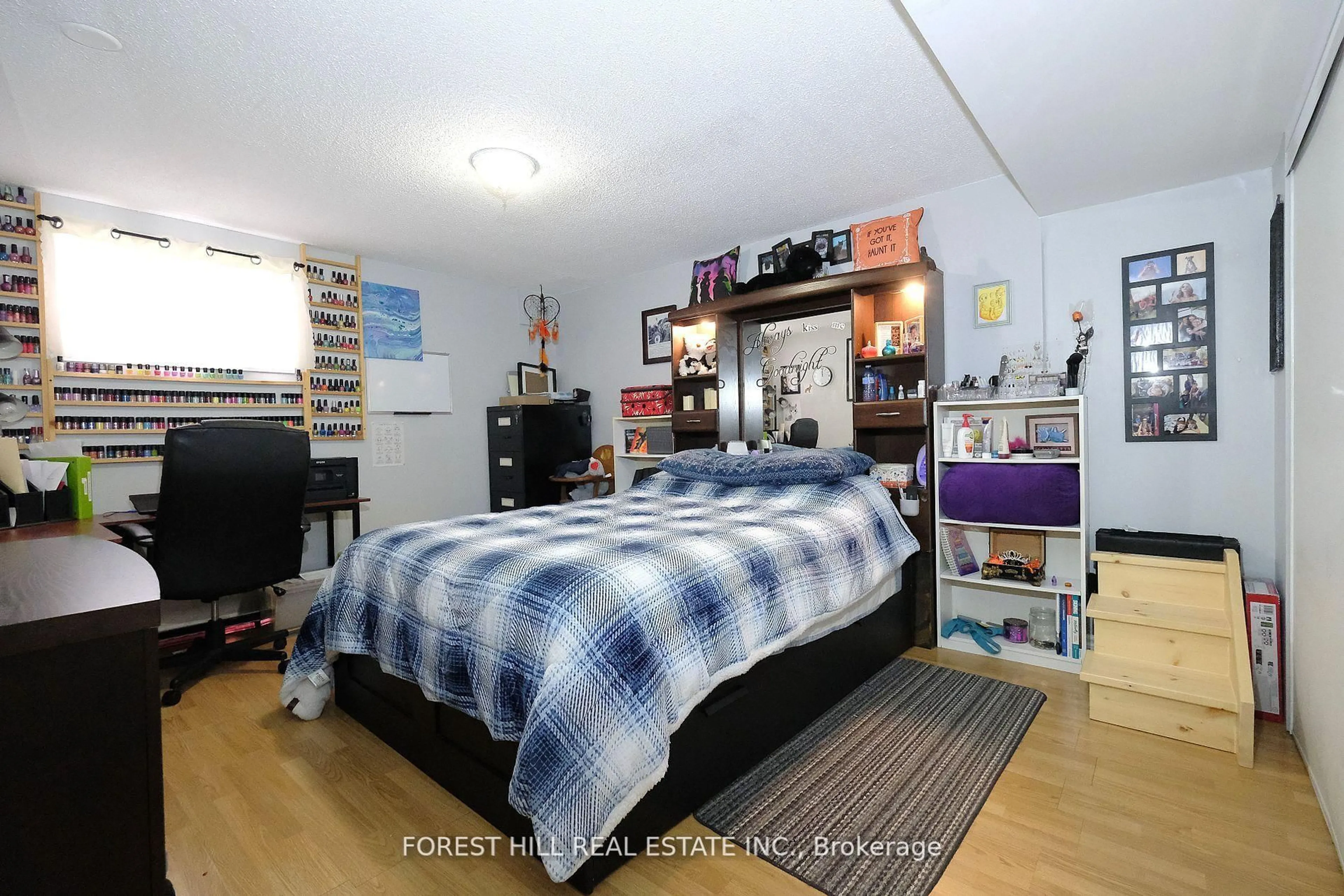 A pic of a room for 449 Leacock Dr, Barrie Ontario L4N 4X6