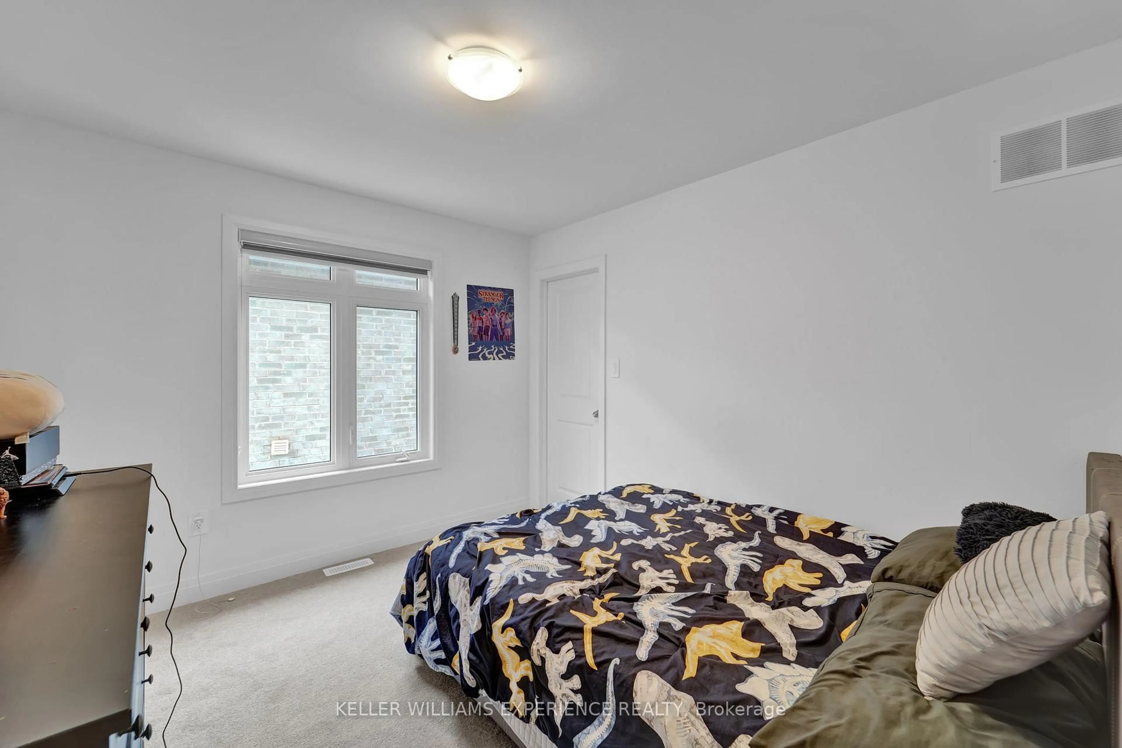 A pic of a room for 25 Paddington Grve, Barrie Ontario L9J 0J3