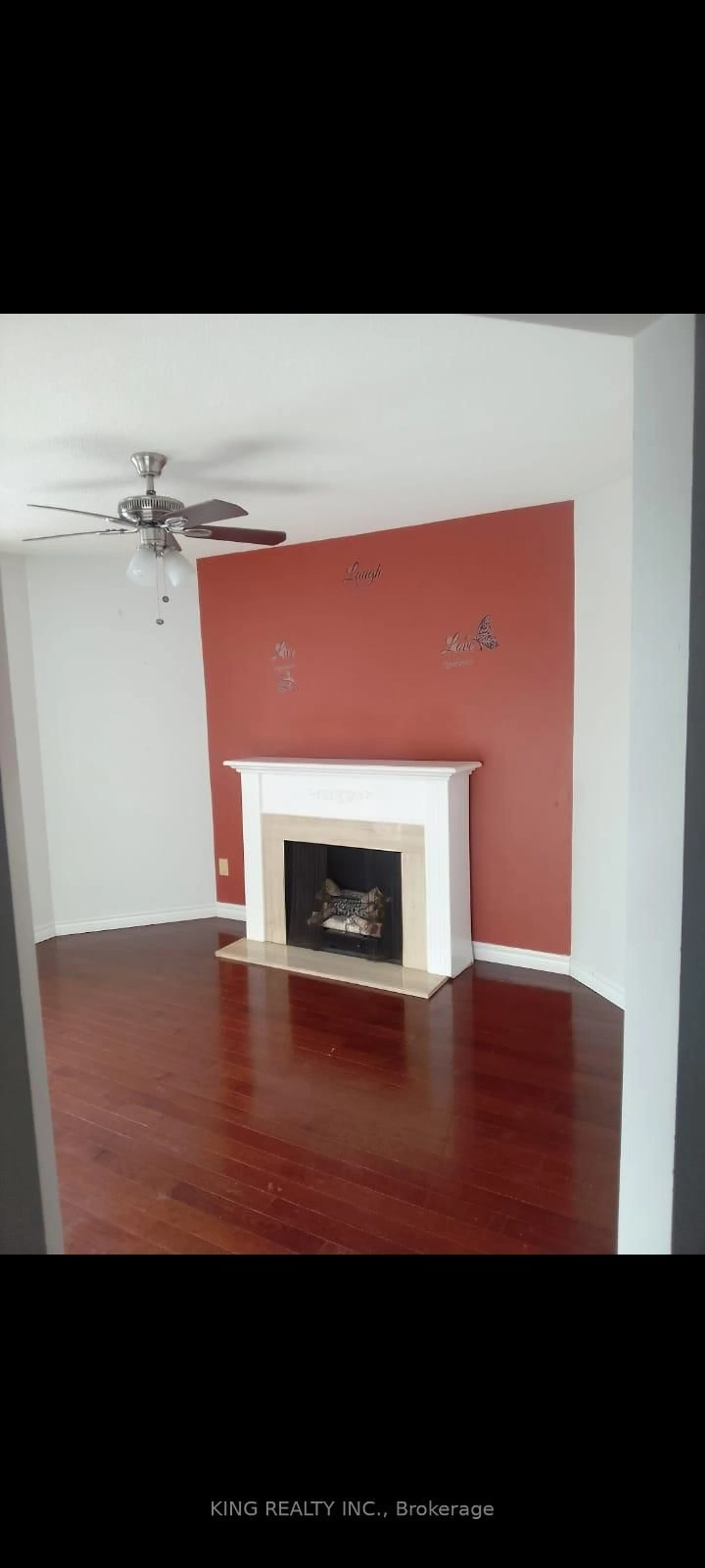 A pic of a room for 139 Livingstone St, Barrie Ontario L4N 7J5