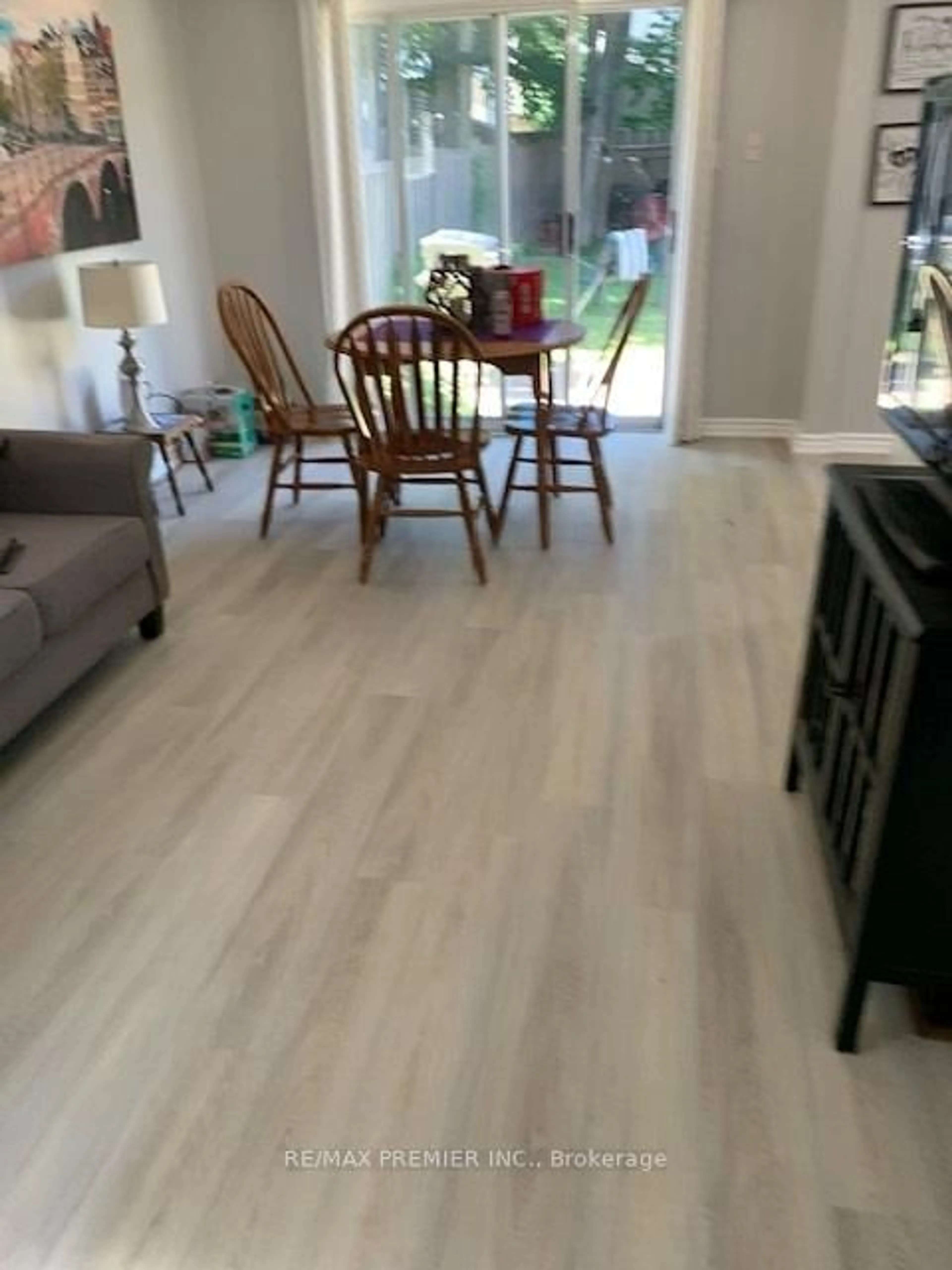 A pic of a room for 34 Argyle Rd, Barrie Ontario L4N 6P7