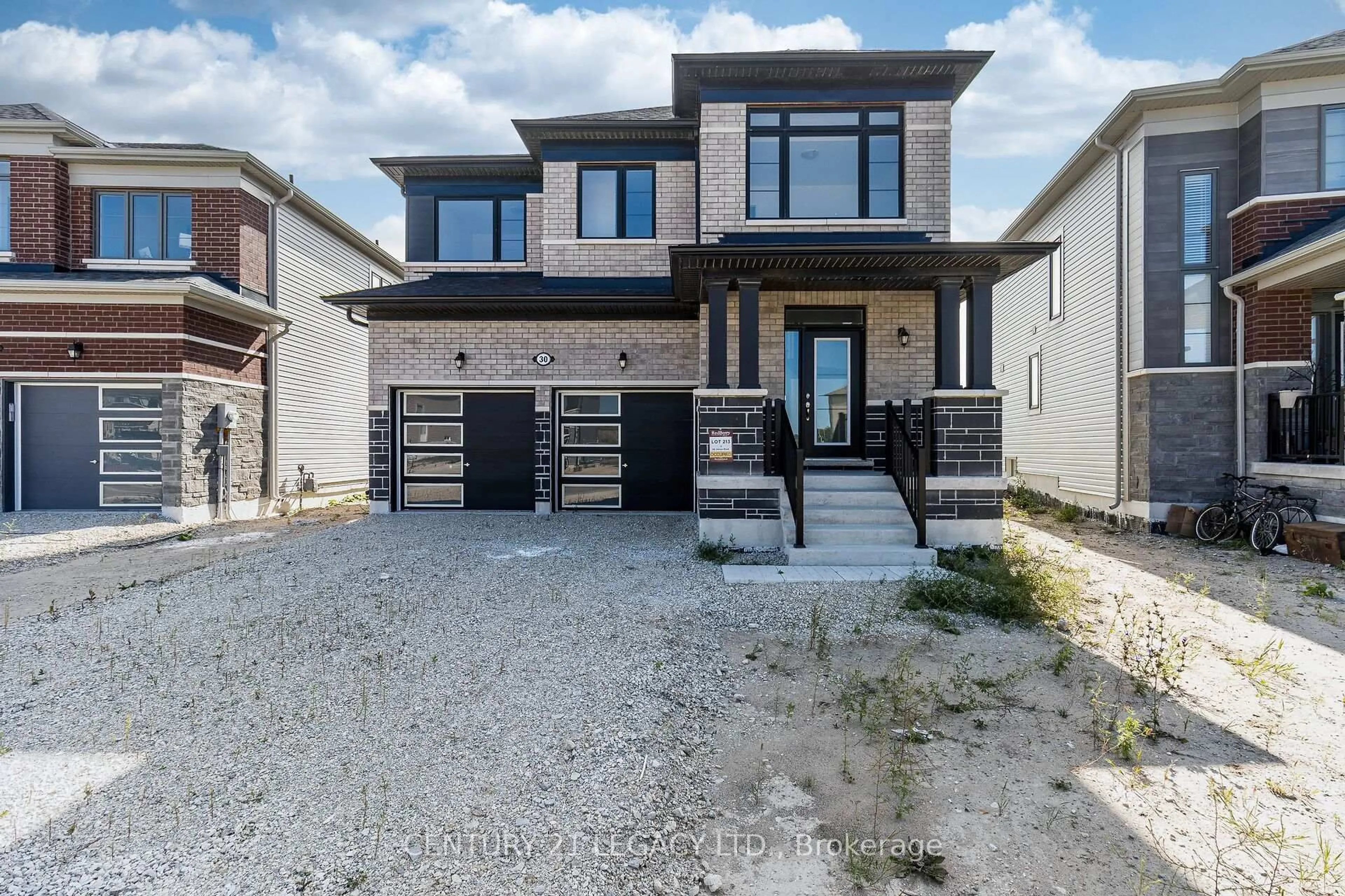 Home with brick exterior material, street for 30 Union Blvd, Wasaga Beach Ontario L9Z 0M5