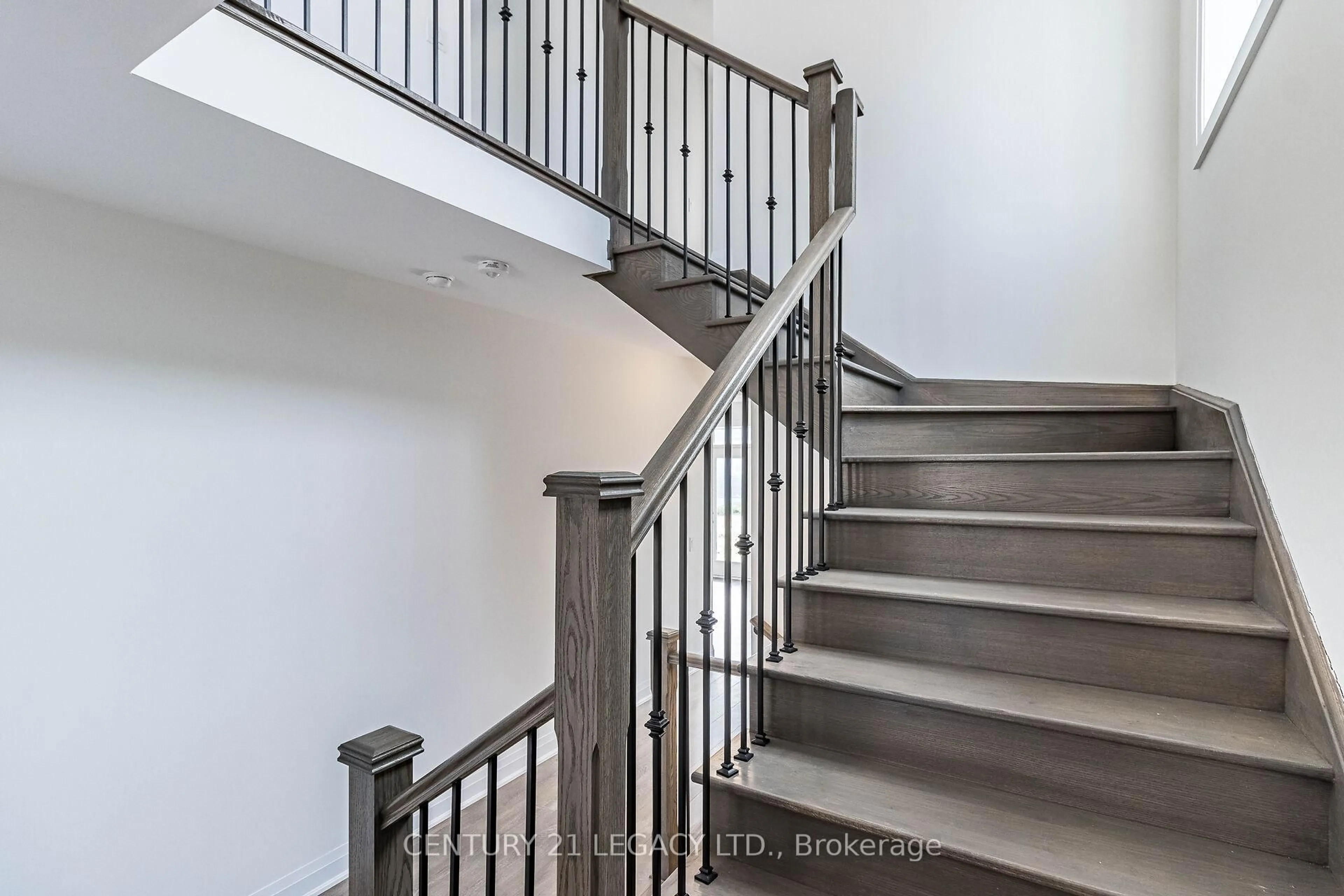 Stairs for 30 Union Blvd, Wasaga Beach Ontario L9Z 0M5