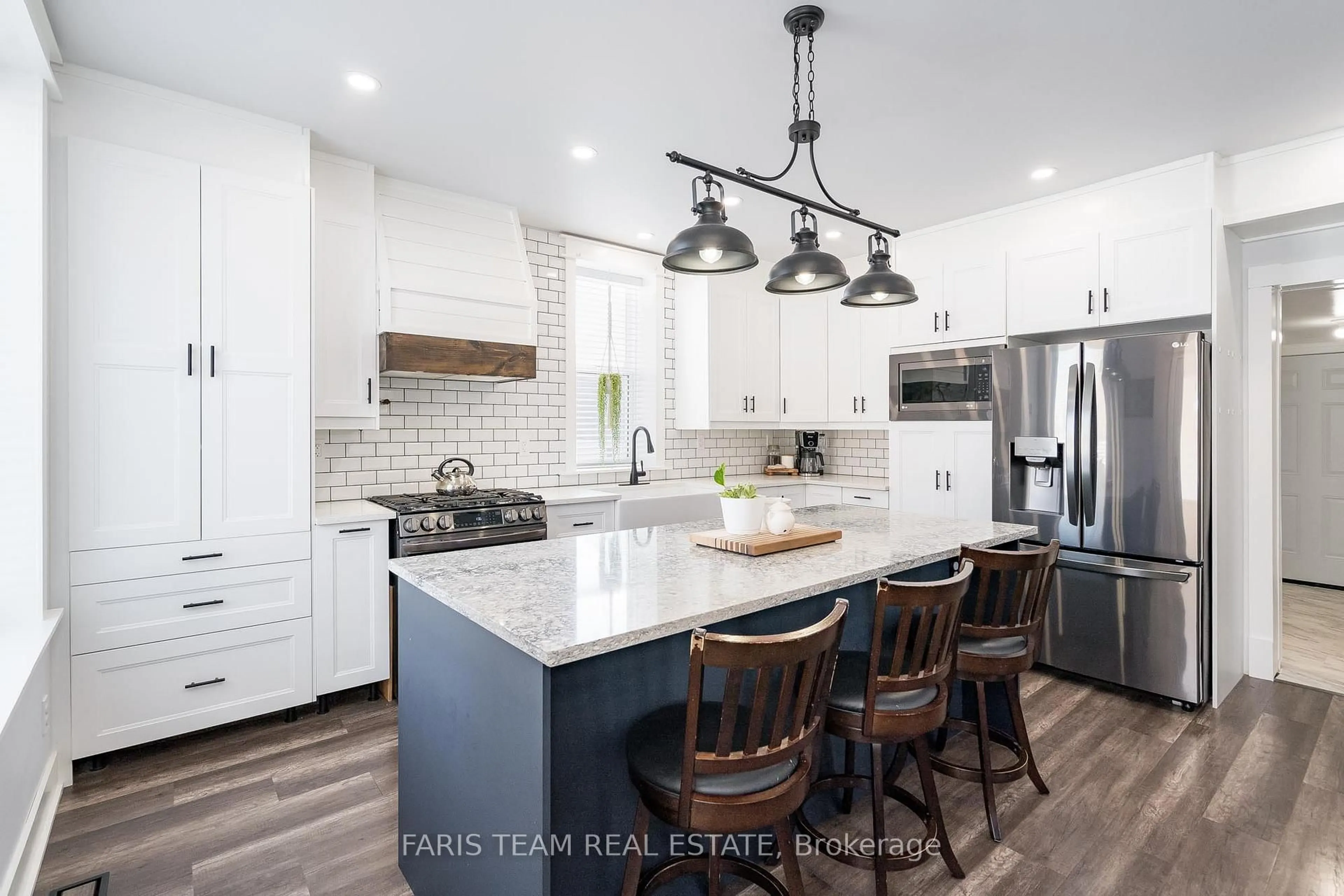 Open concept kitchen, unknown for 9564 Highway 12, Oro-Medonte Ontario L3V 6H2