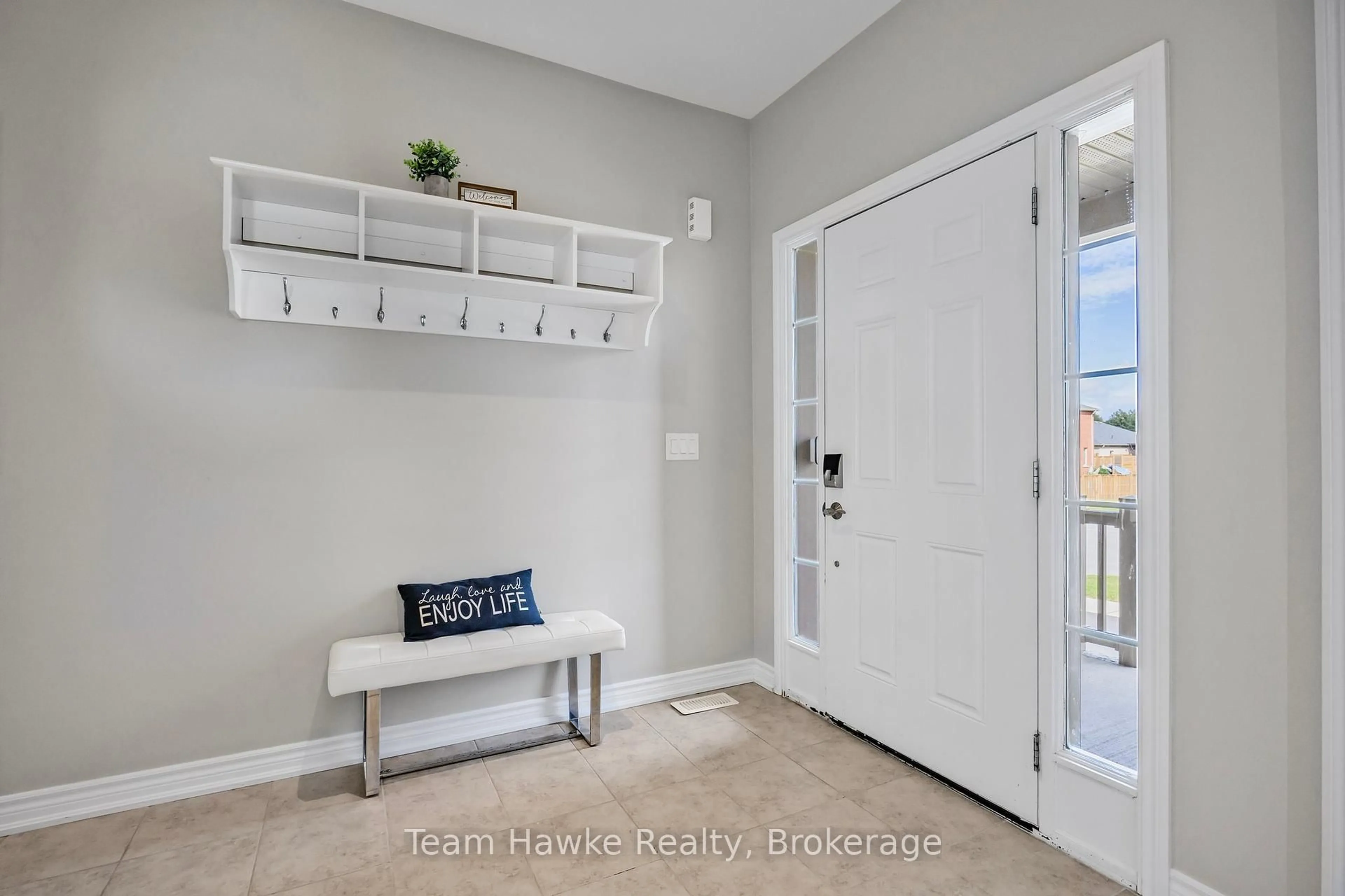 Indoor entryway for 96 BELLISLE Rd, Penetanguishene Ontario L9M 0V6