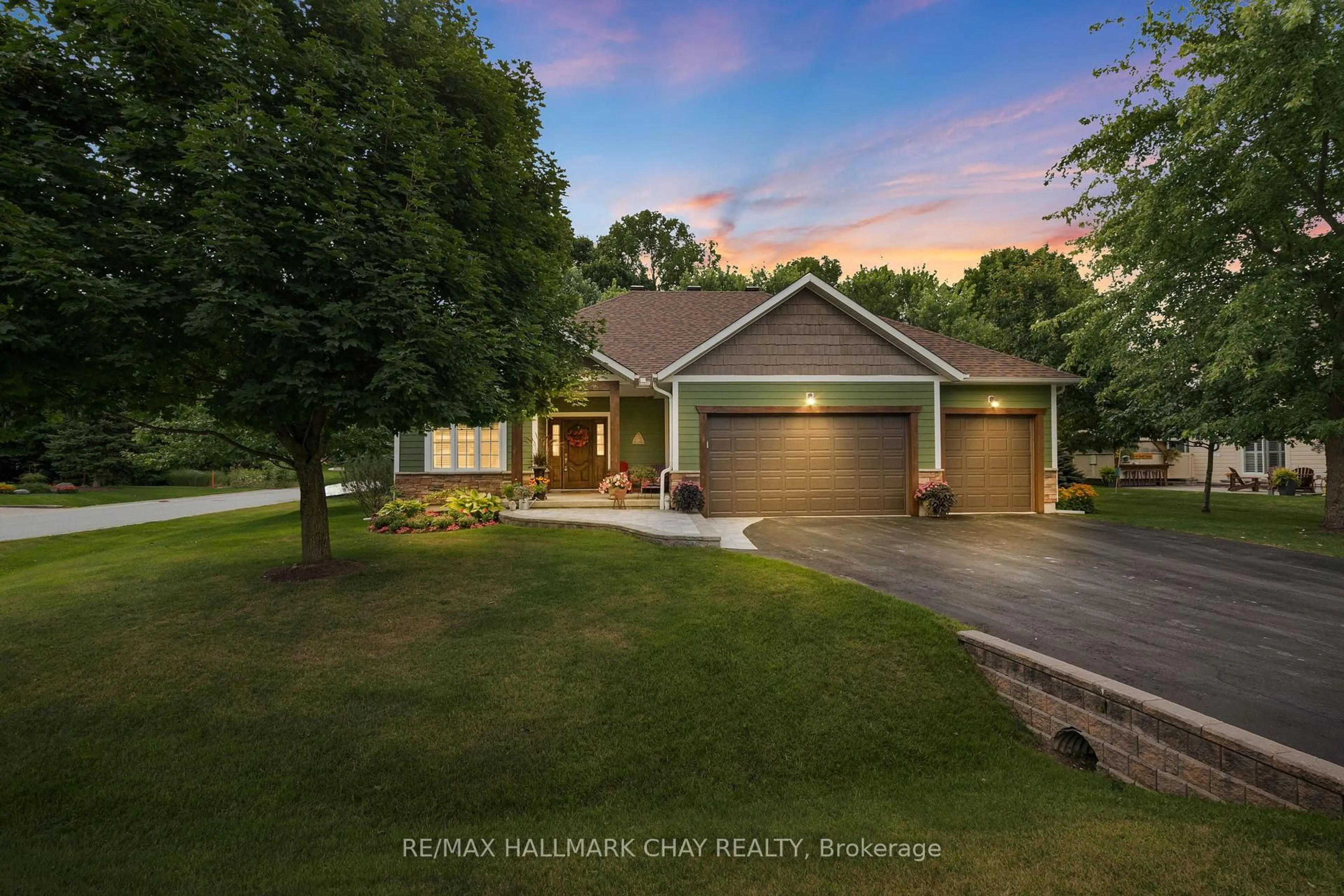 A pic from outside/outdoor area/front of a property/back of a property/a pic from drone, water/lake/river/ocean view for 3 Tanglewood Cres, Oro-Medonte Ontario L0L 2L0