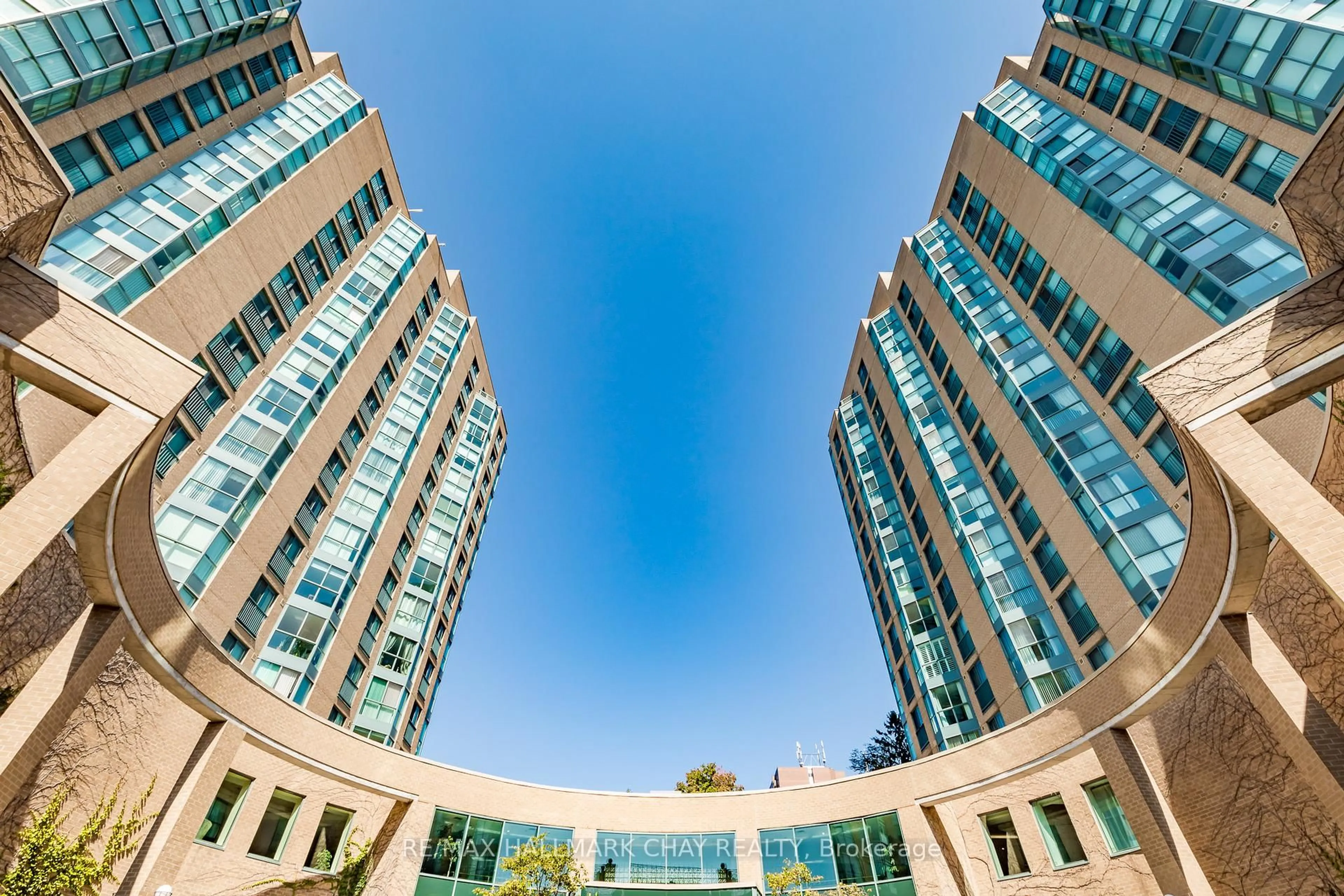 Indoor foyer for 150 Dunlop St #307, Barrie Ontario L4M 6H1