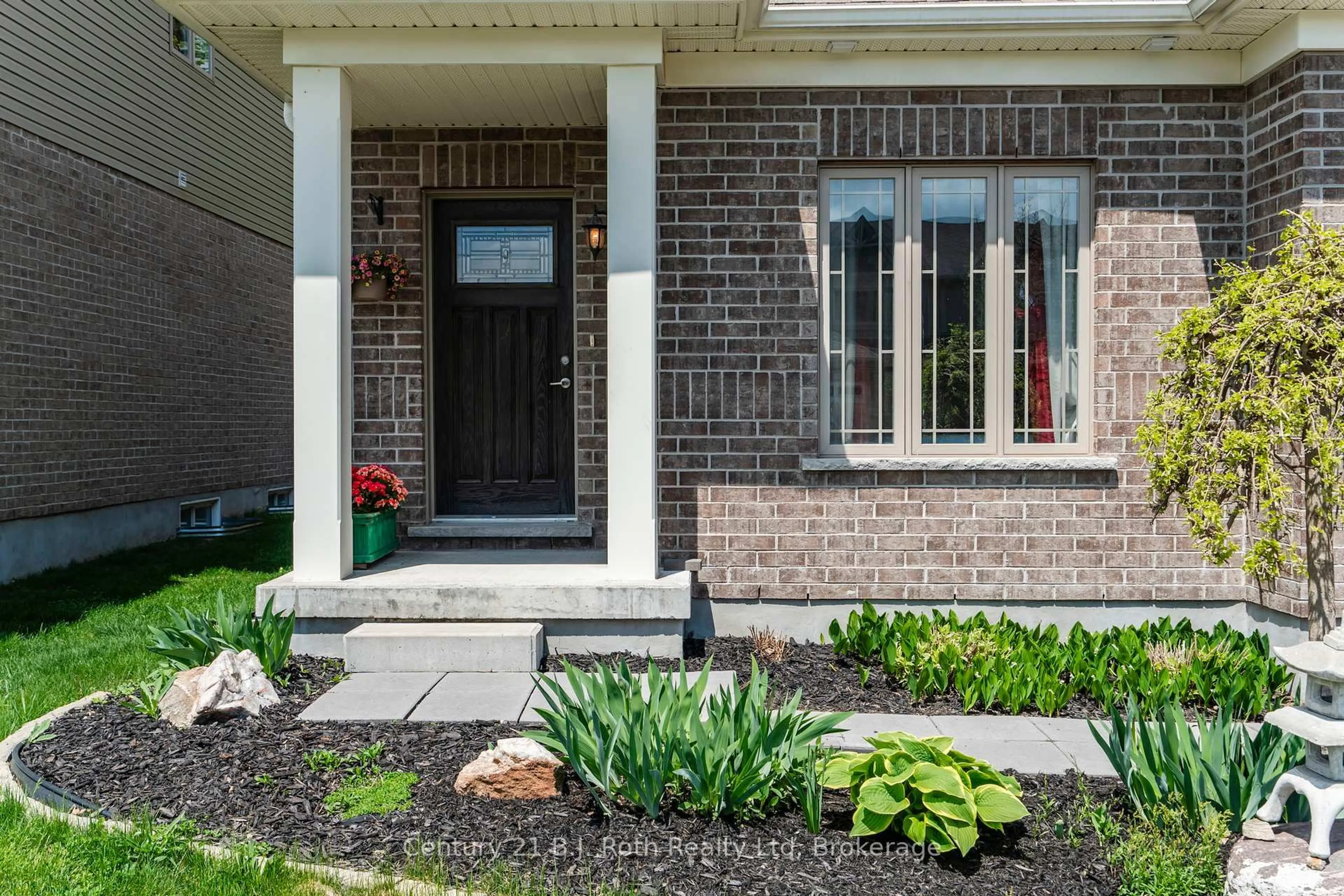 Home with brick exterior material, street for 1002 Cook Dr, Midland Ontario L4R 0E4