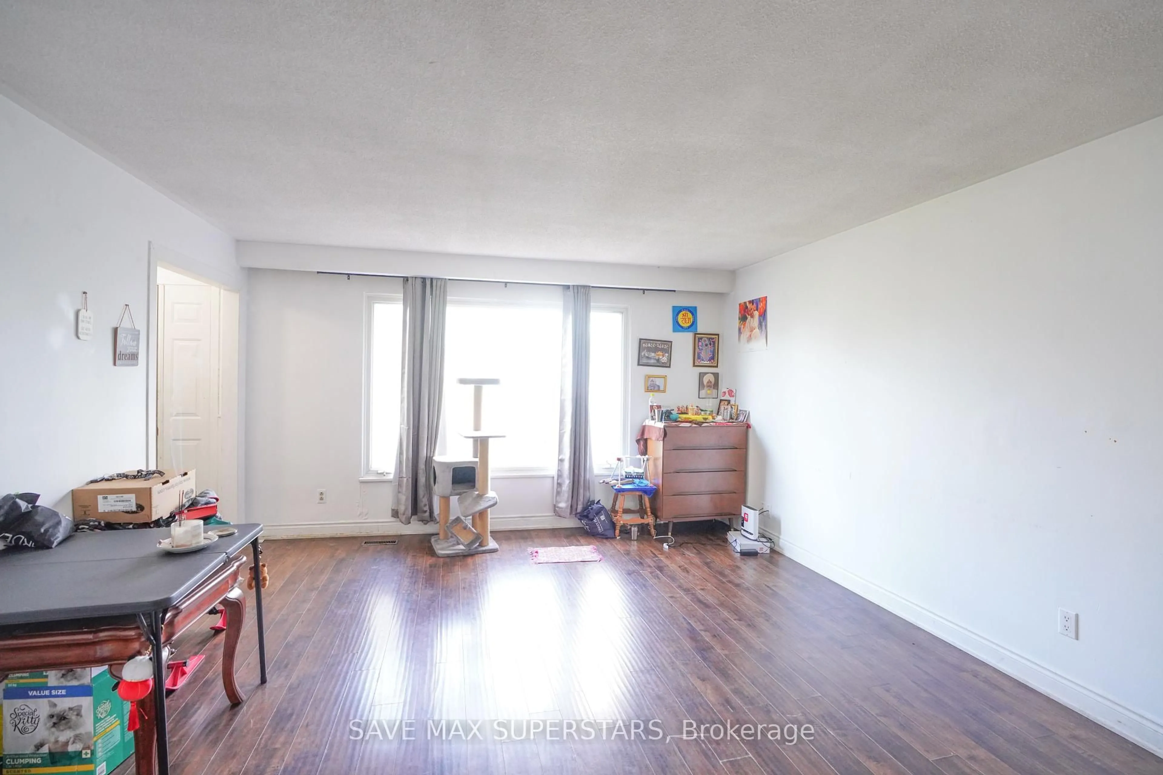 A pic of a room for 71 College Cres, Barrie Ontario L4M 2W5