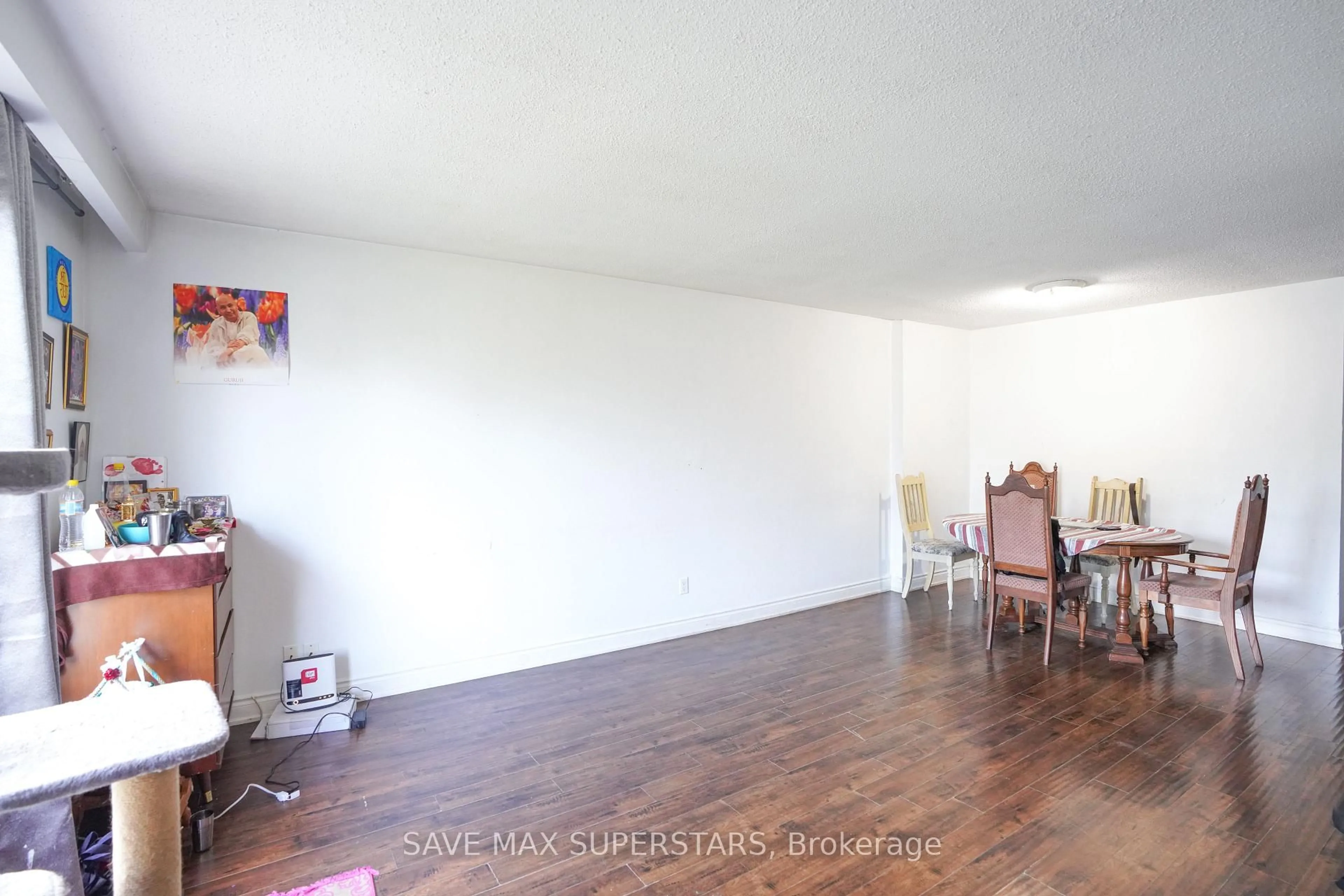 A pic of a room for 71 College Cres, Barrie Ontario L4M 2W5