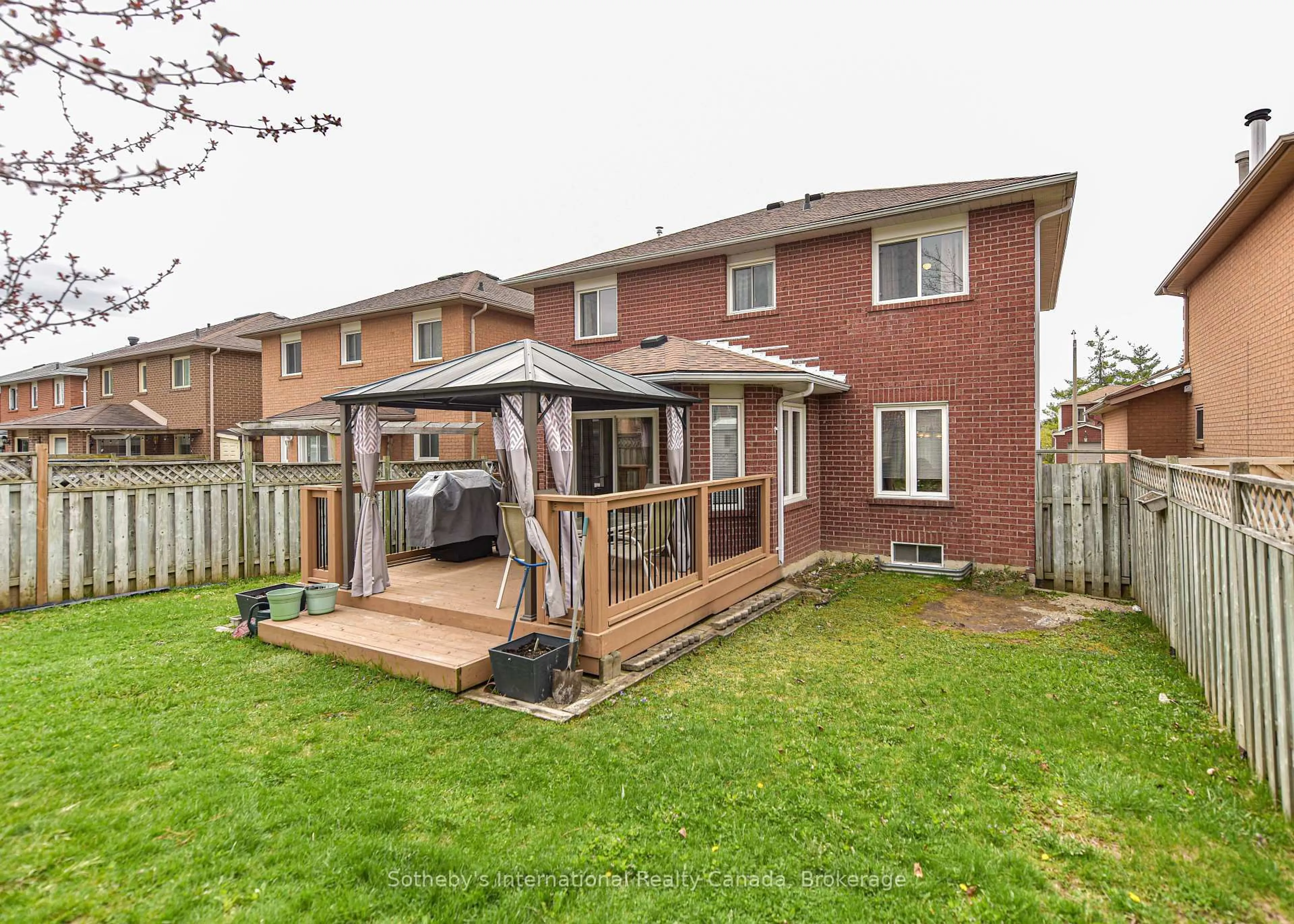 Patio, street for 13 Burke Dr, Barrie Ontario L4N 7J3