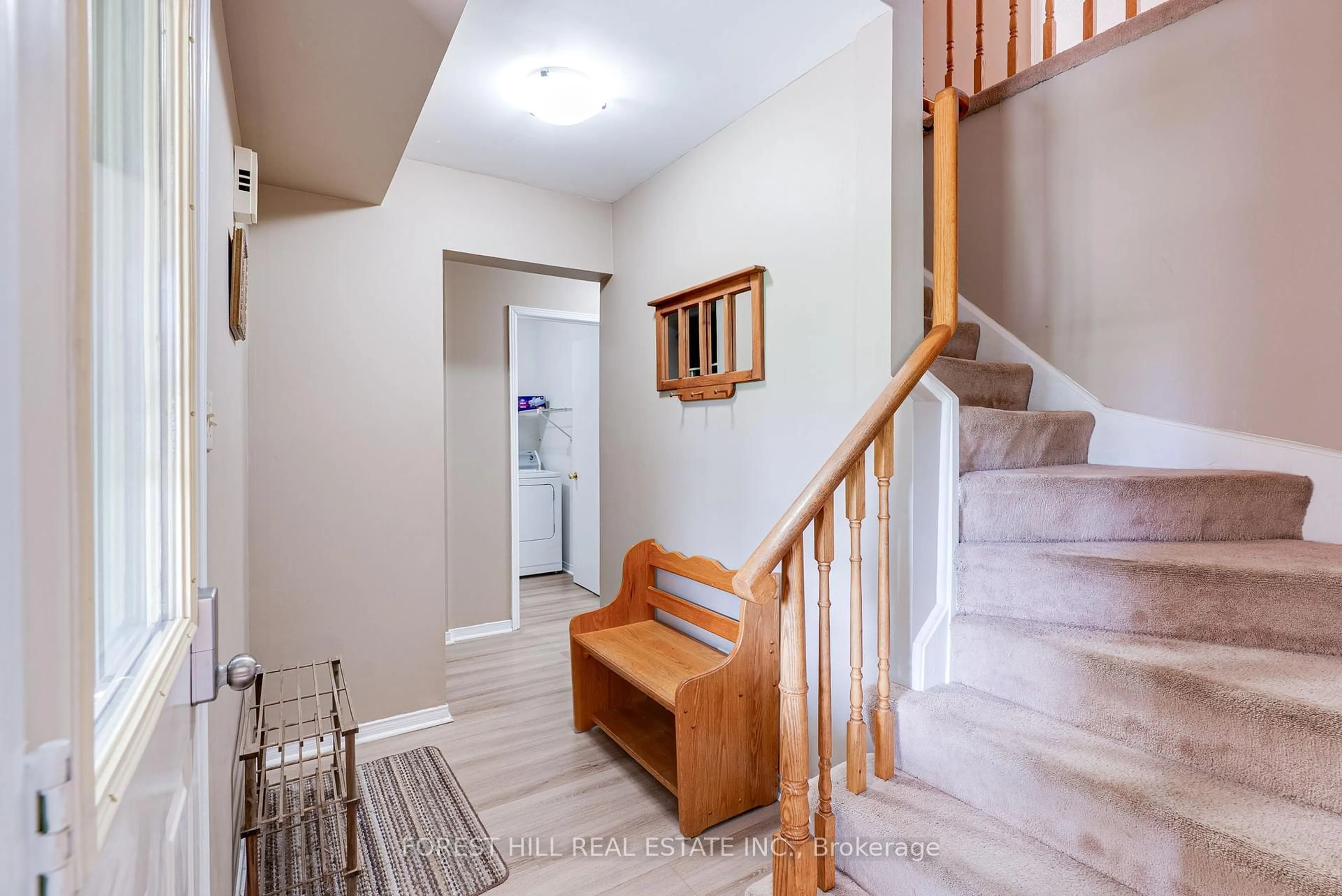 Unknown for 44 Quance St, Barrie Ontario L4N 7M3