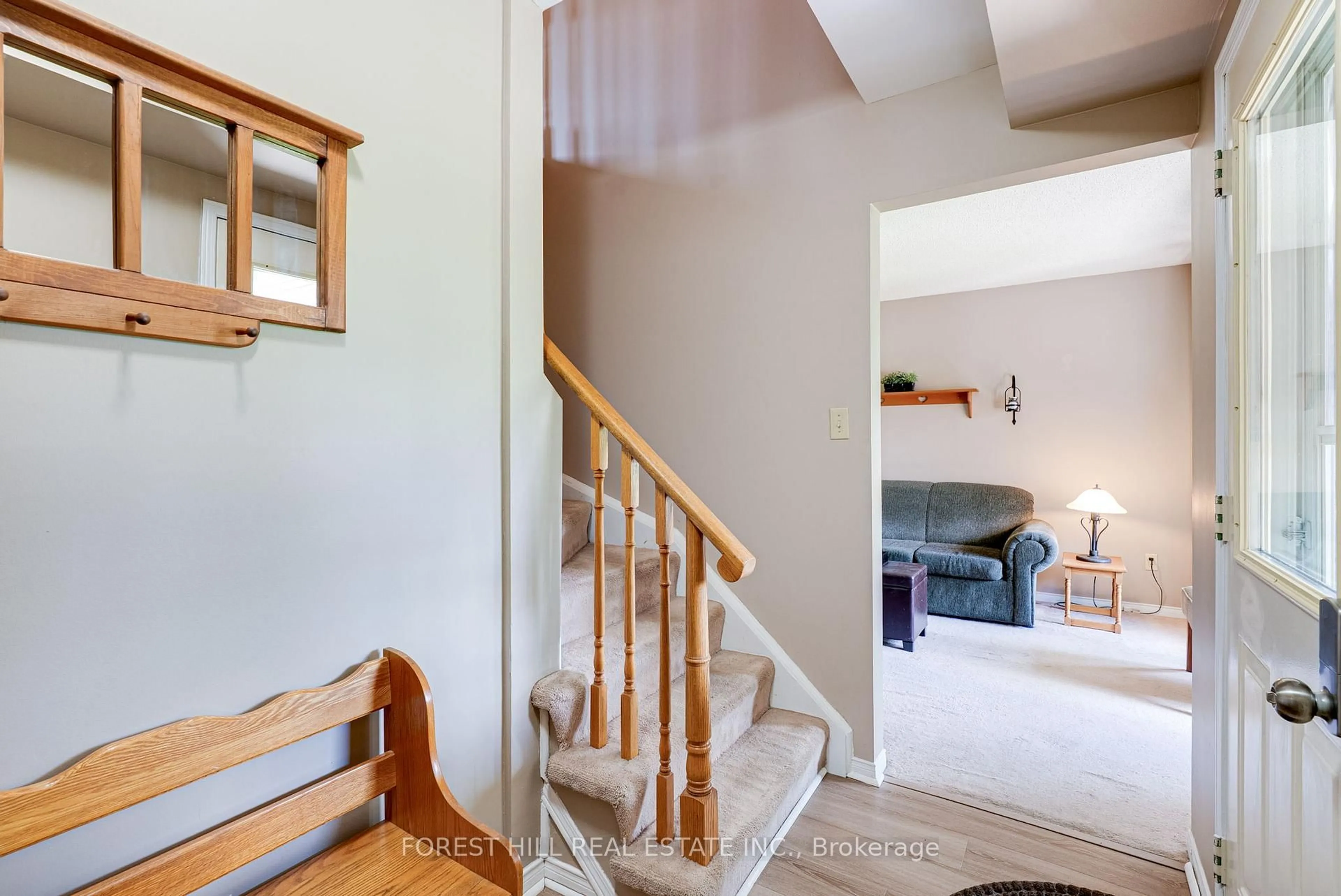 Unknown for 44 Quance St, Barrie Ontario L4N 7M3